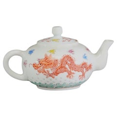 Tetera china de porcelana Guanxu Marcada Y de la época (1875-1908)