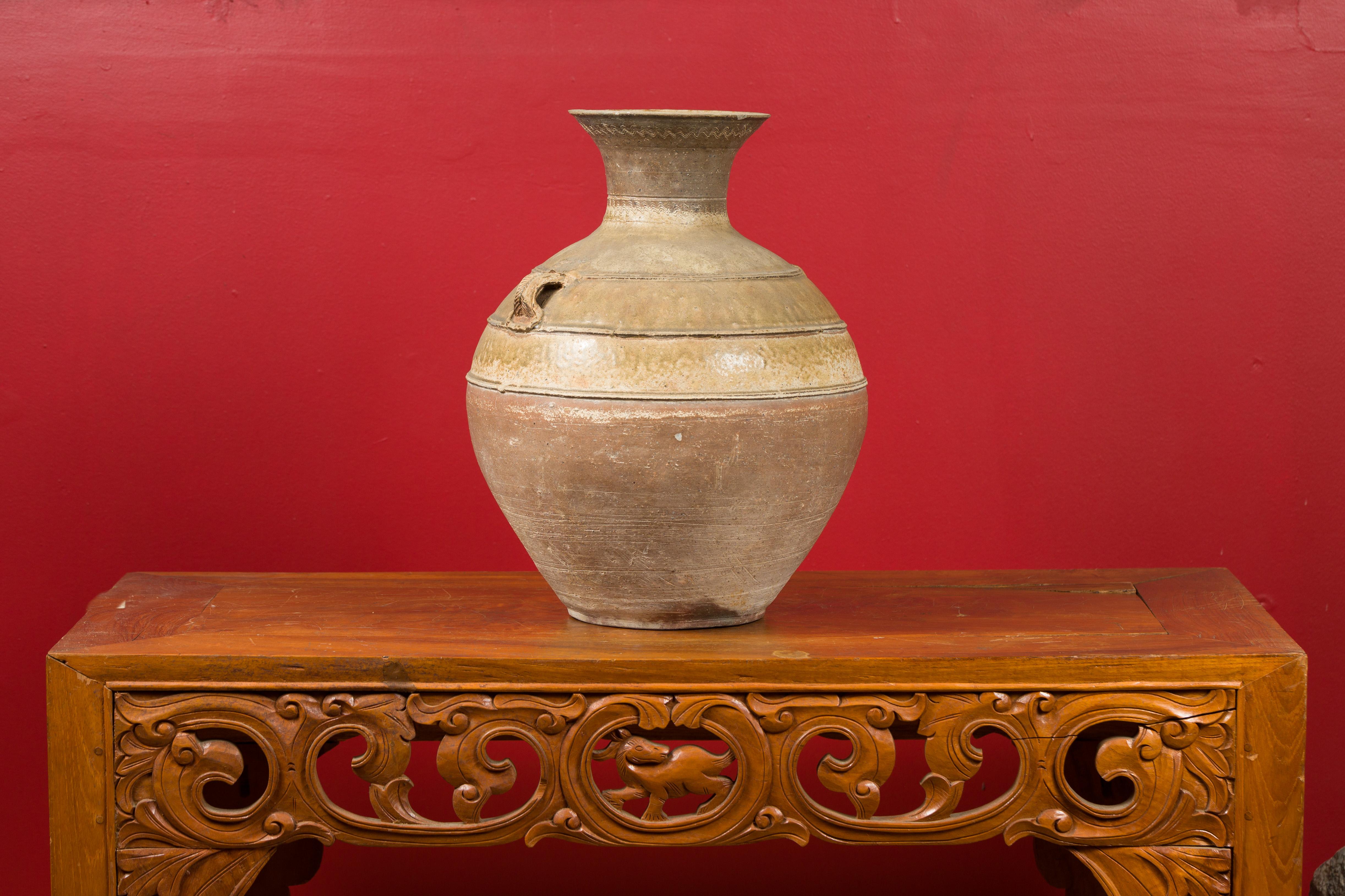 Chinese Han Dynasty Glazed Hu Vessel with Petite Handles, circa 202 BC-200 AD For Sale 3