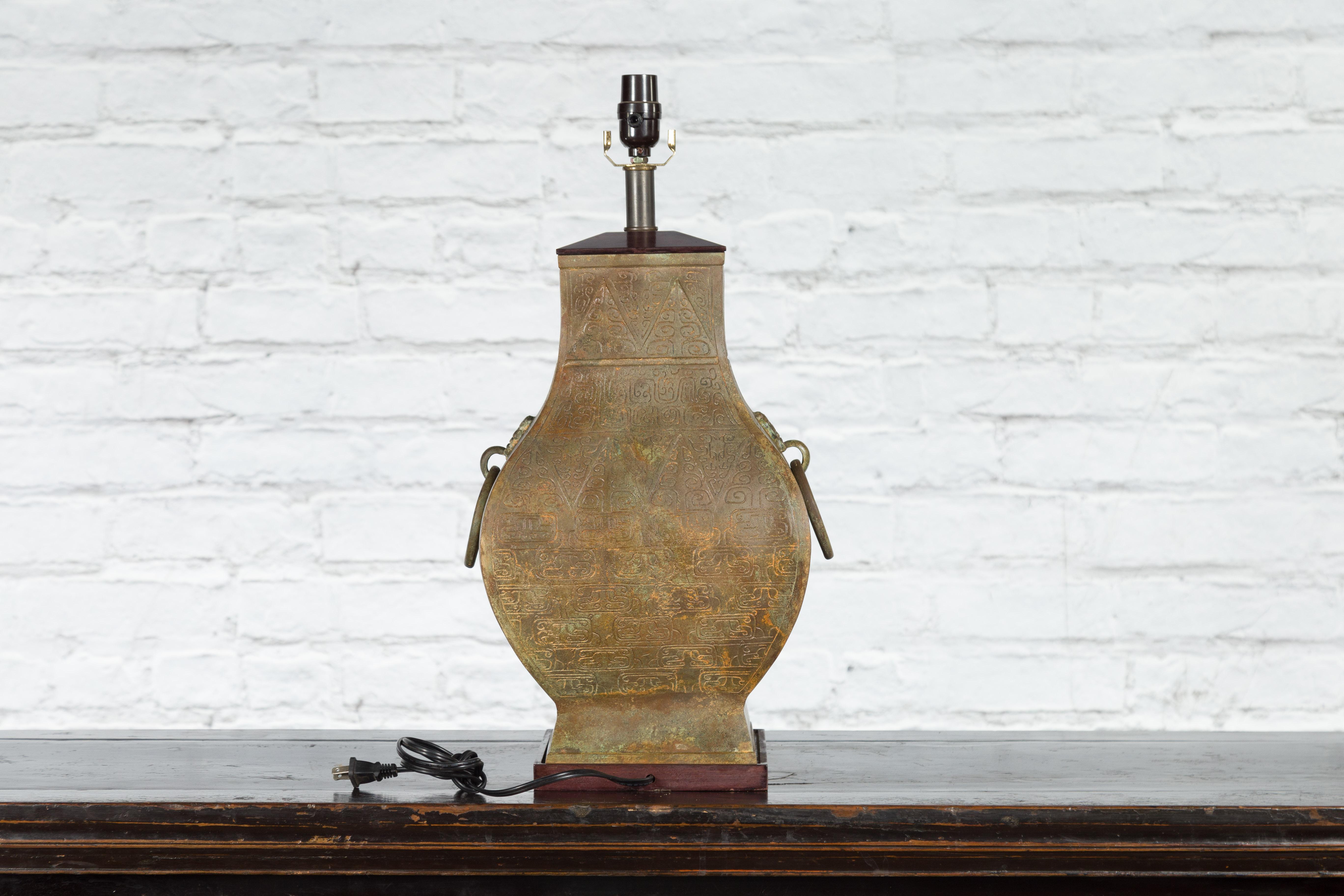Han Dynasty Style Hu Vase Shaped Table Lamp with Scrollwork, US Wired For Sale 3