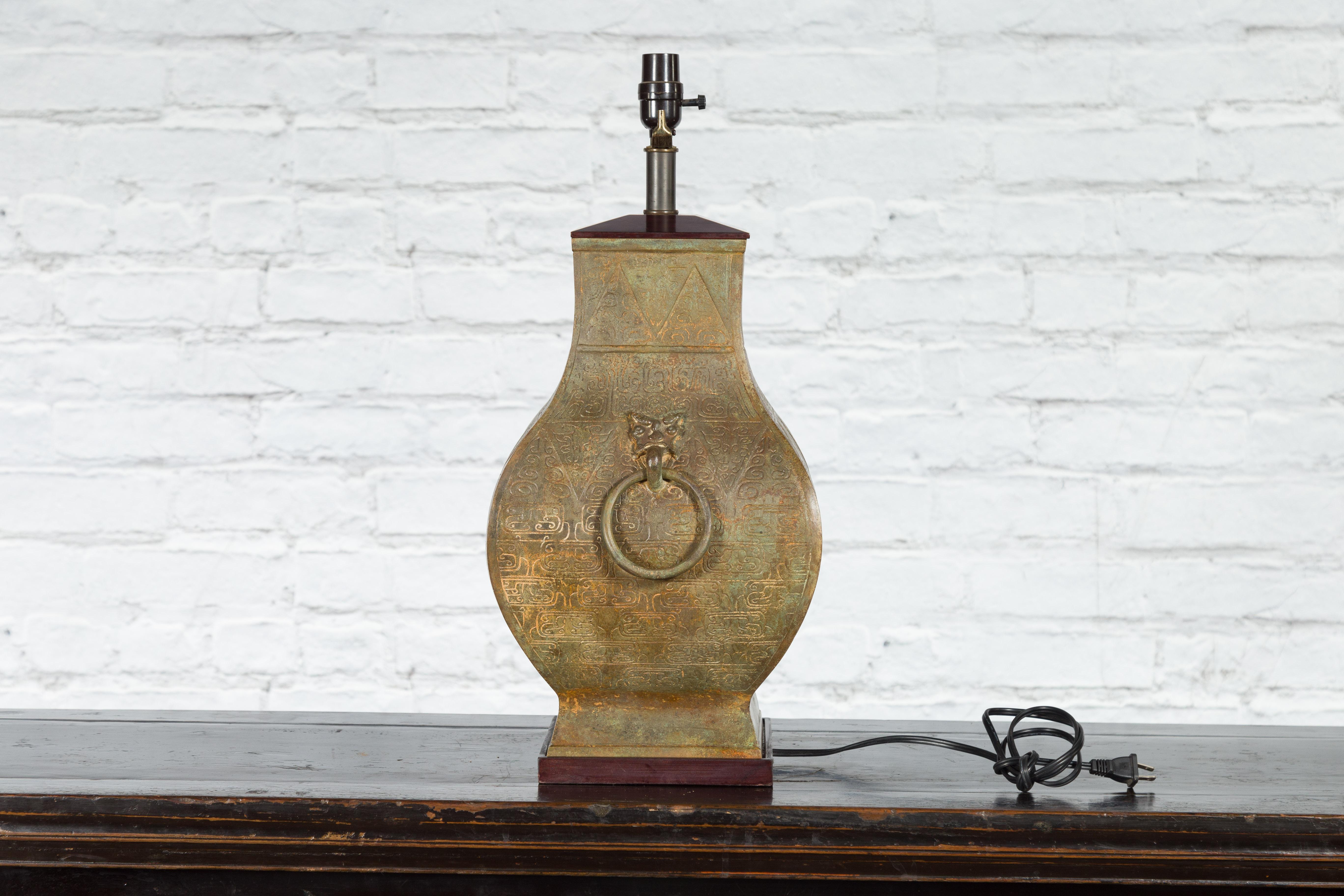 Han Dynasty Style Hu Vase Shaped Table Lamp with Scrollwork, US Wired For Sale 4