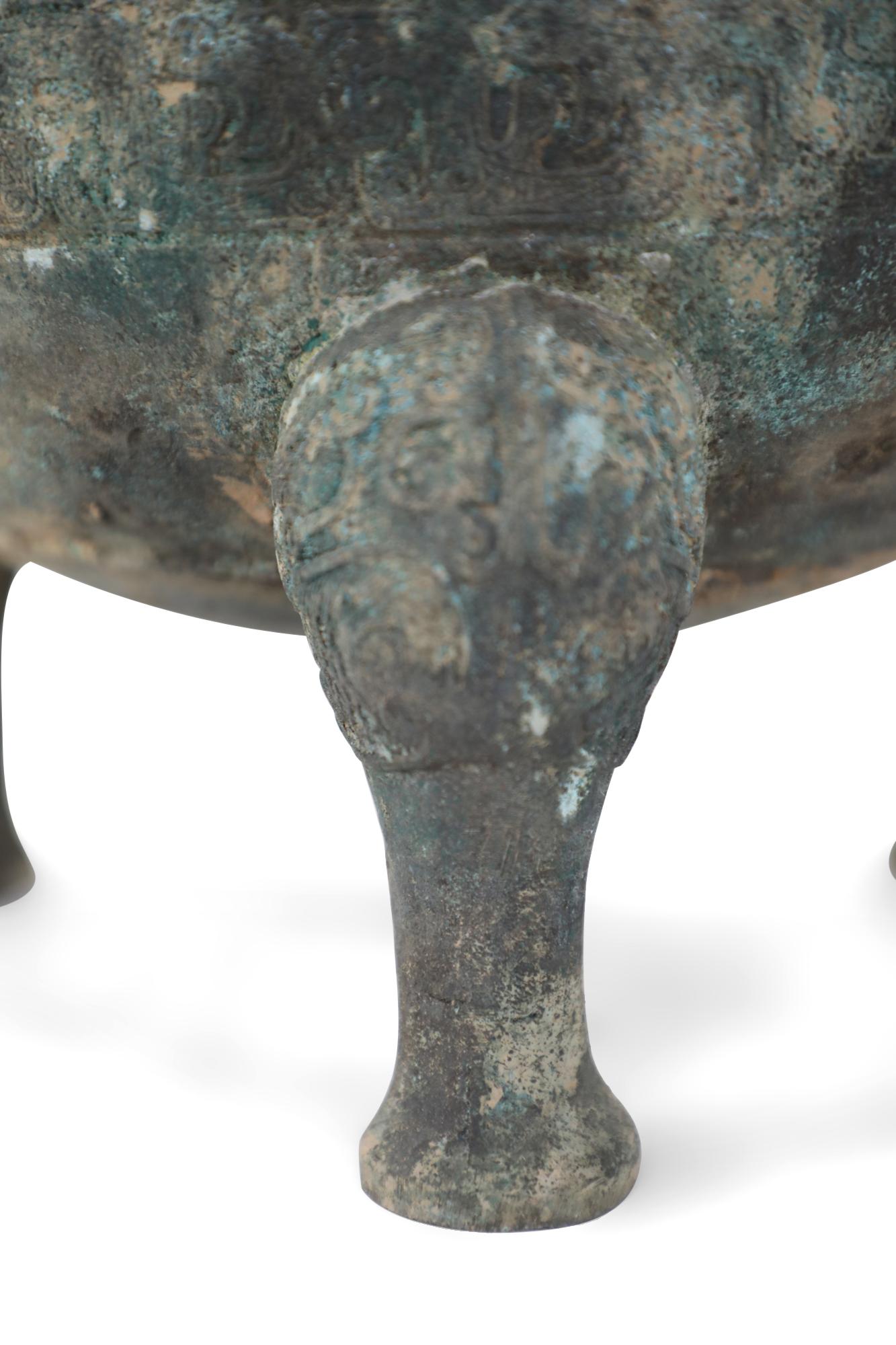 Chinese Han Dynasty-Style Patinated Bronze Lidded and Footed Pot For Sale 3