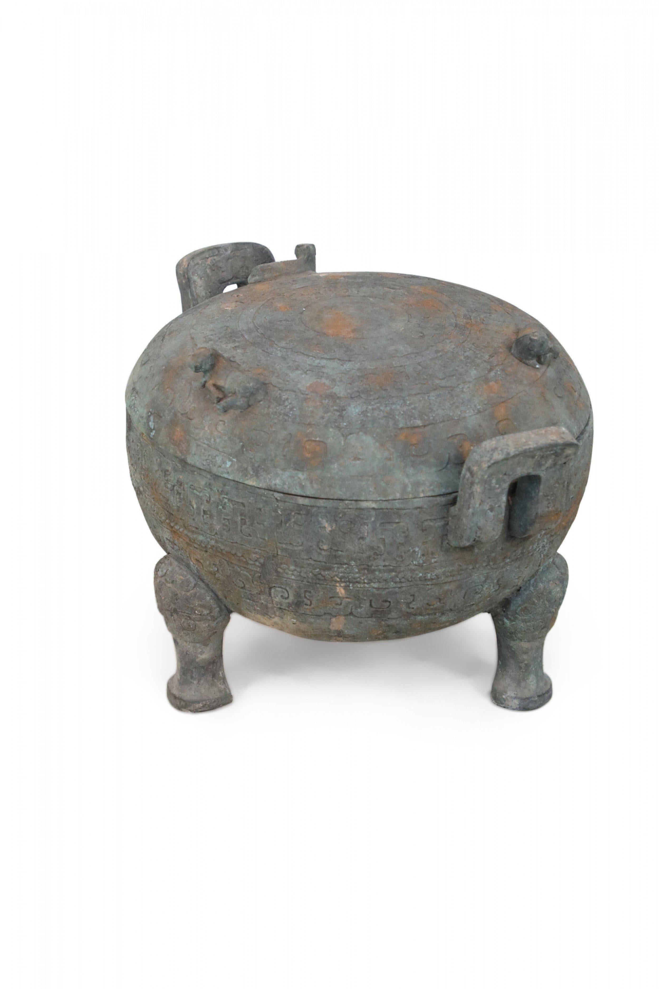 Chinese Han Dynasty Style Patinated Bronze Lidded and Footed Pot In Good Condition For Sale In Queens, NY