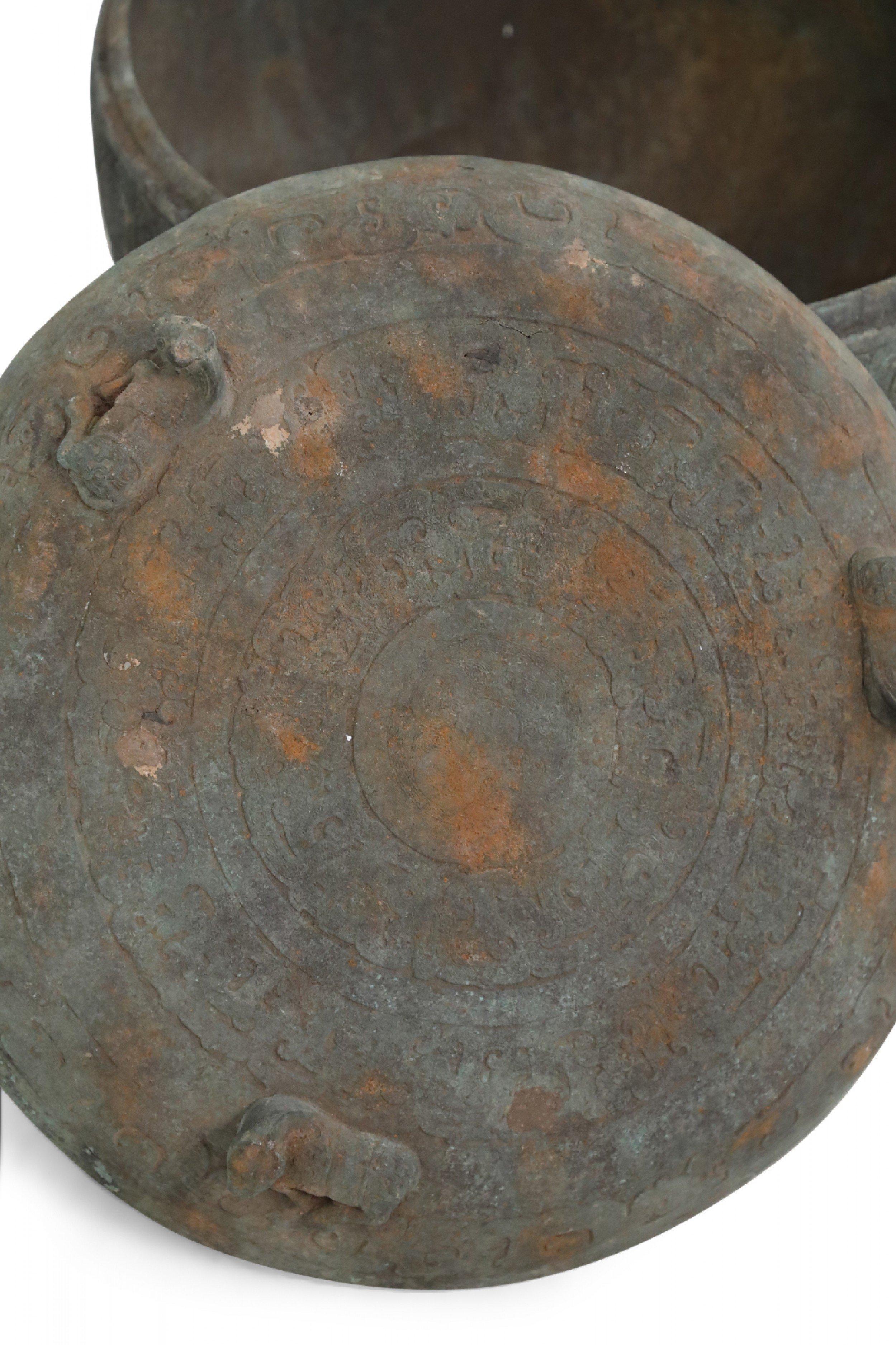 Chinese Han Dynasty Style Patinated Bronze Lidded and Footed Pot For Sale 3