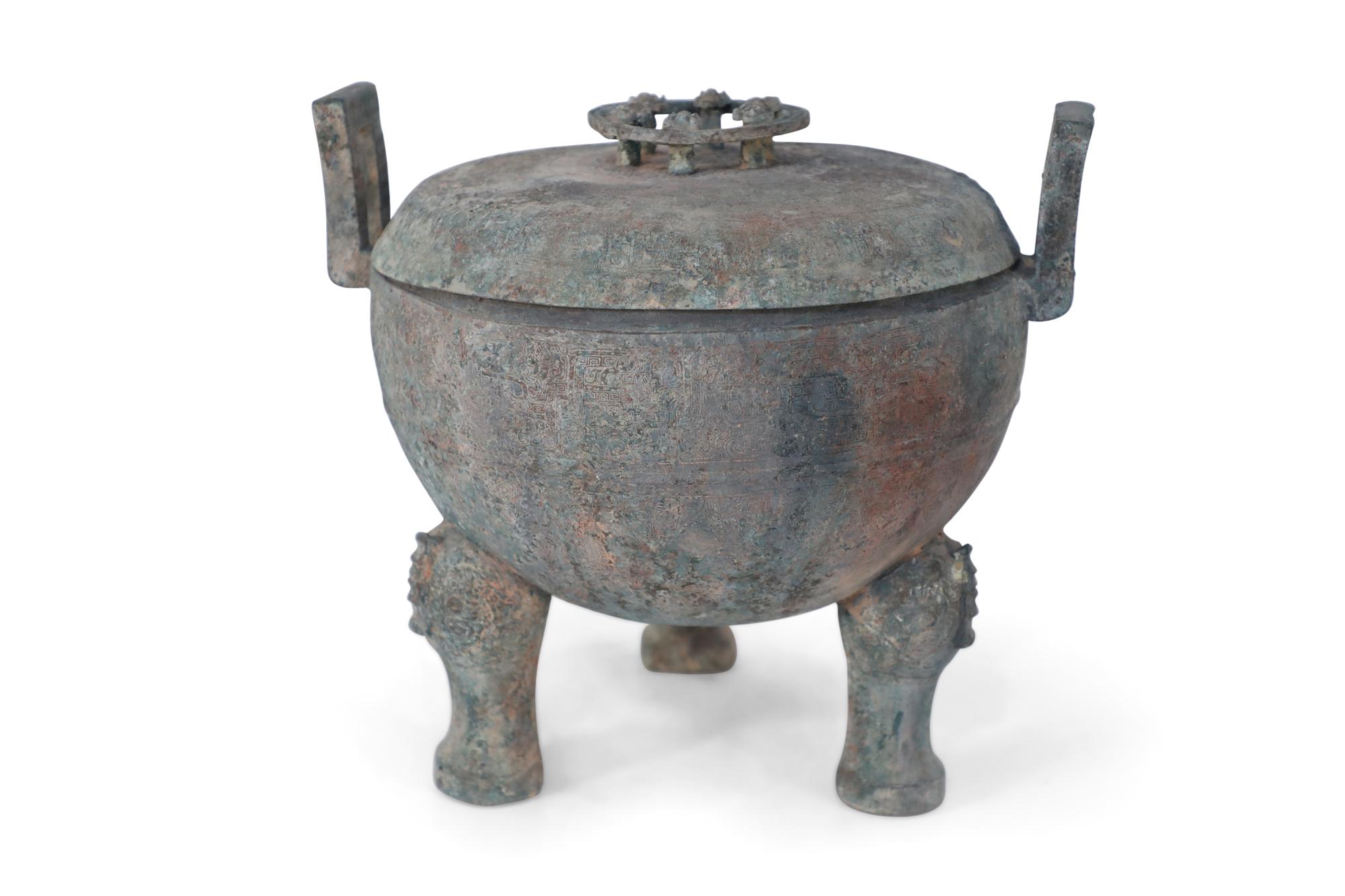Fatto a mano Vaso con coperchio in bronzo patinato in stile dinastia Han cinese in vendita