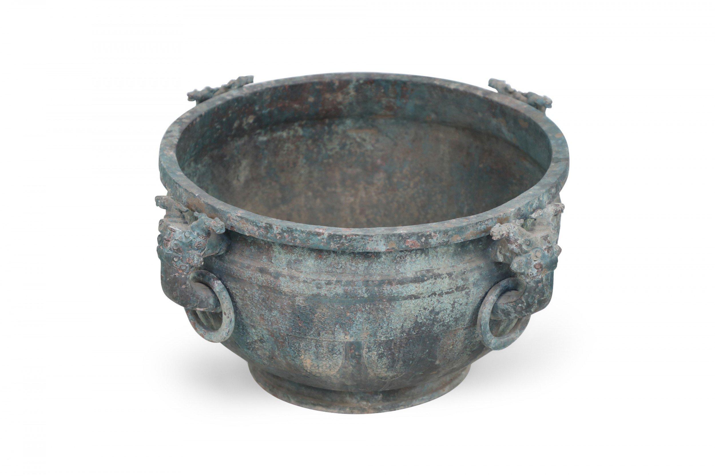 Olla de Bronce Patinado Estilo Dinastía Han China siglo XX en venta