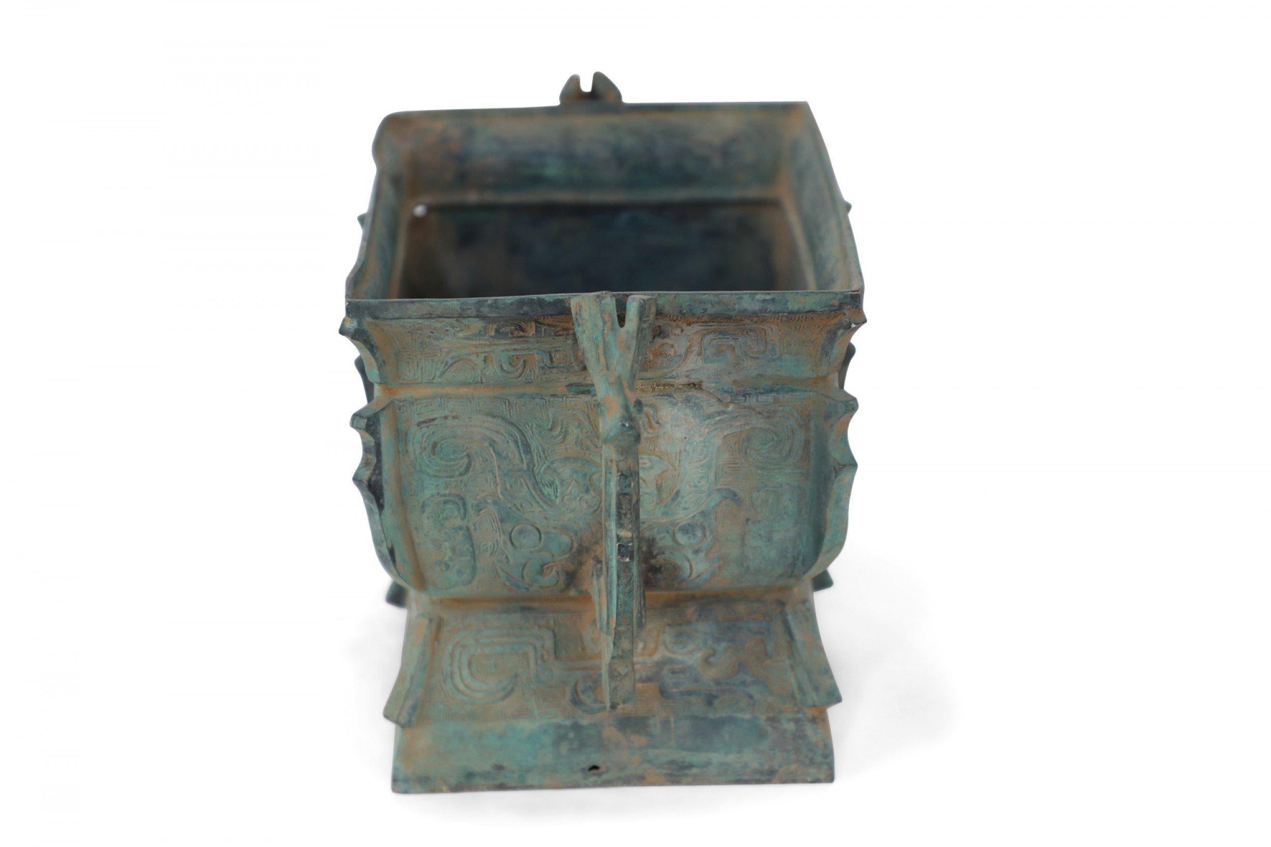 Hand-Crafted Chinese Han Dynasty-Style Patinated Bronze Rectangular Vessel For Sale