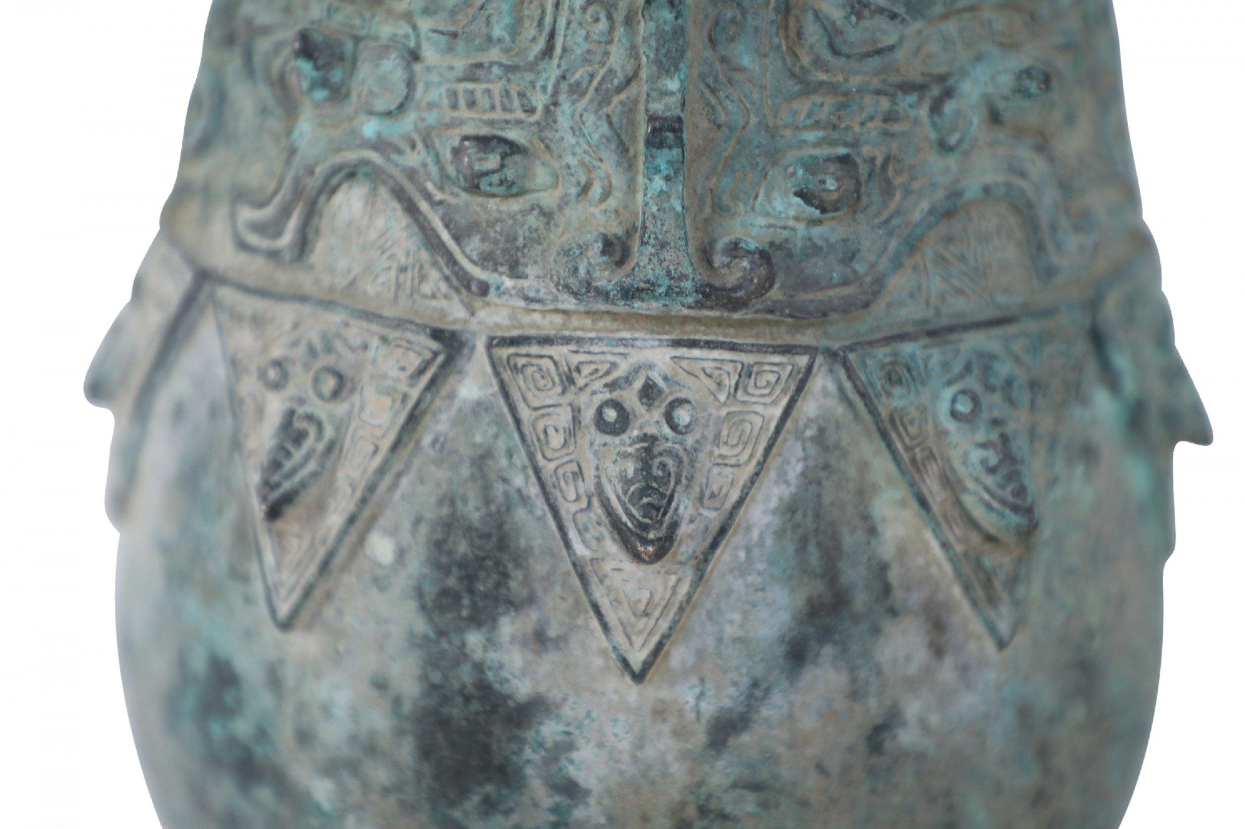Urna in bronzo patinato in stile Dinastia Han cinese in vendita 3