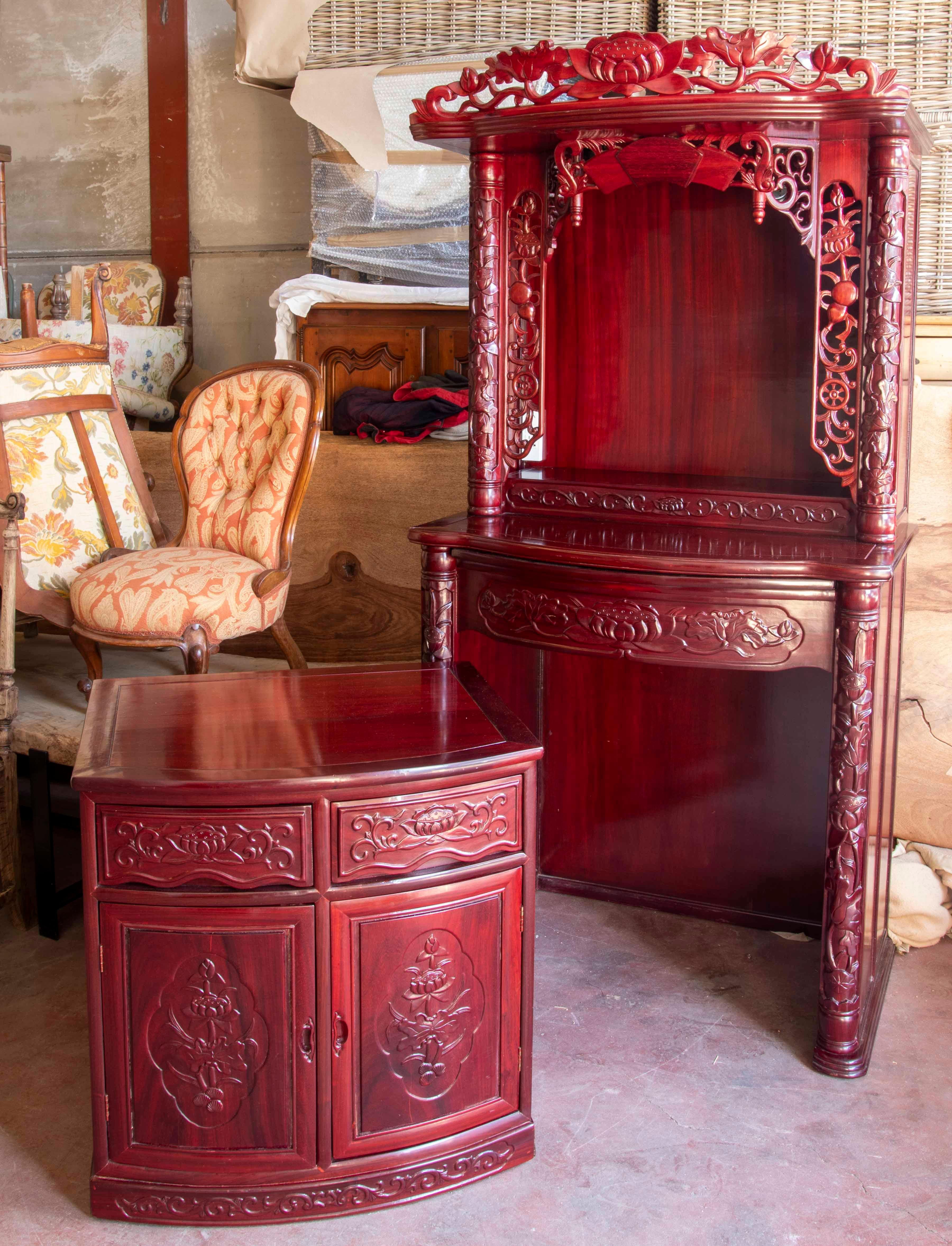 Chinese Hand-Carved Altar of Mahogany Wood and Lower Part with Doors and Drawers For Sale 5