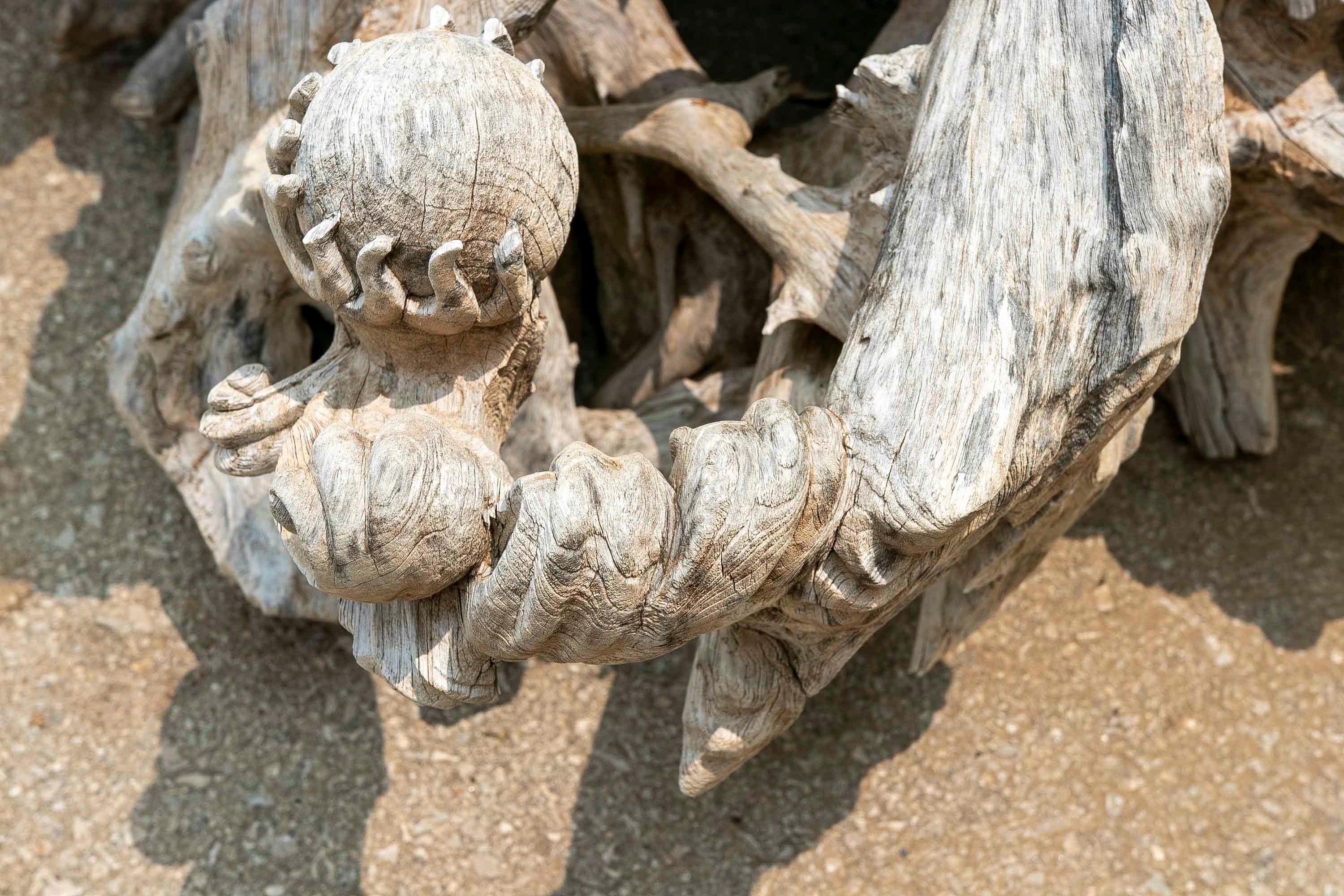 Chinesische handgeschnitzte Drachen-Holz-Skulptur im Angebot 4