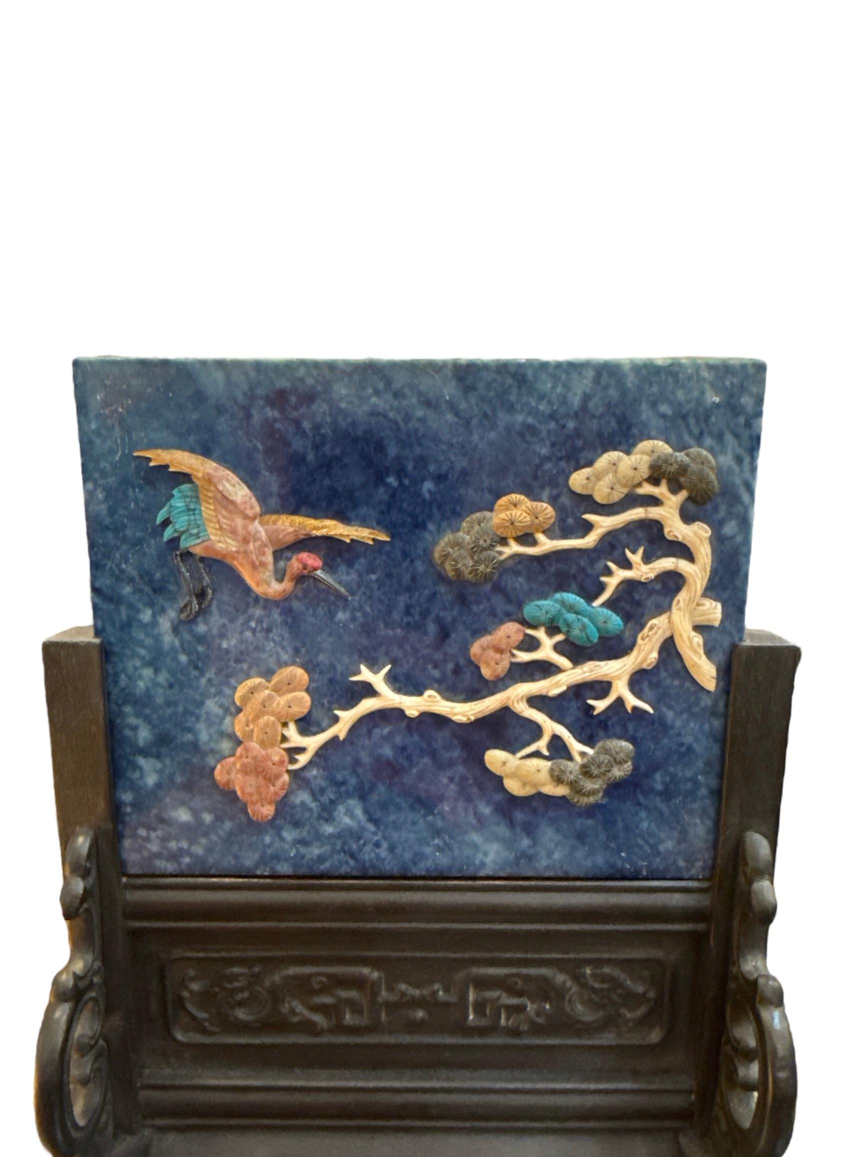 Paravent chinois sculpté à la main en jade, lapis-lazuli Excellent état - En vente à Pasadena, CA