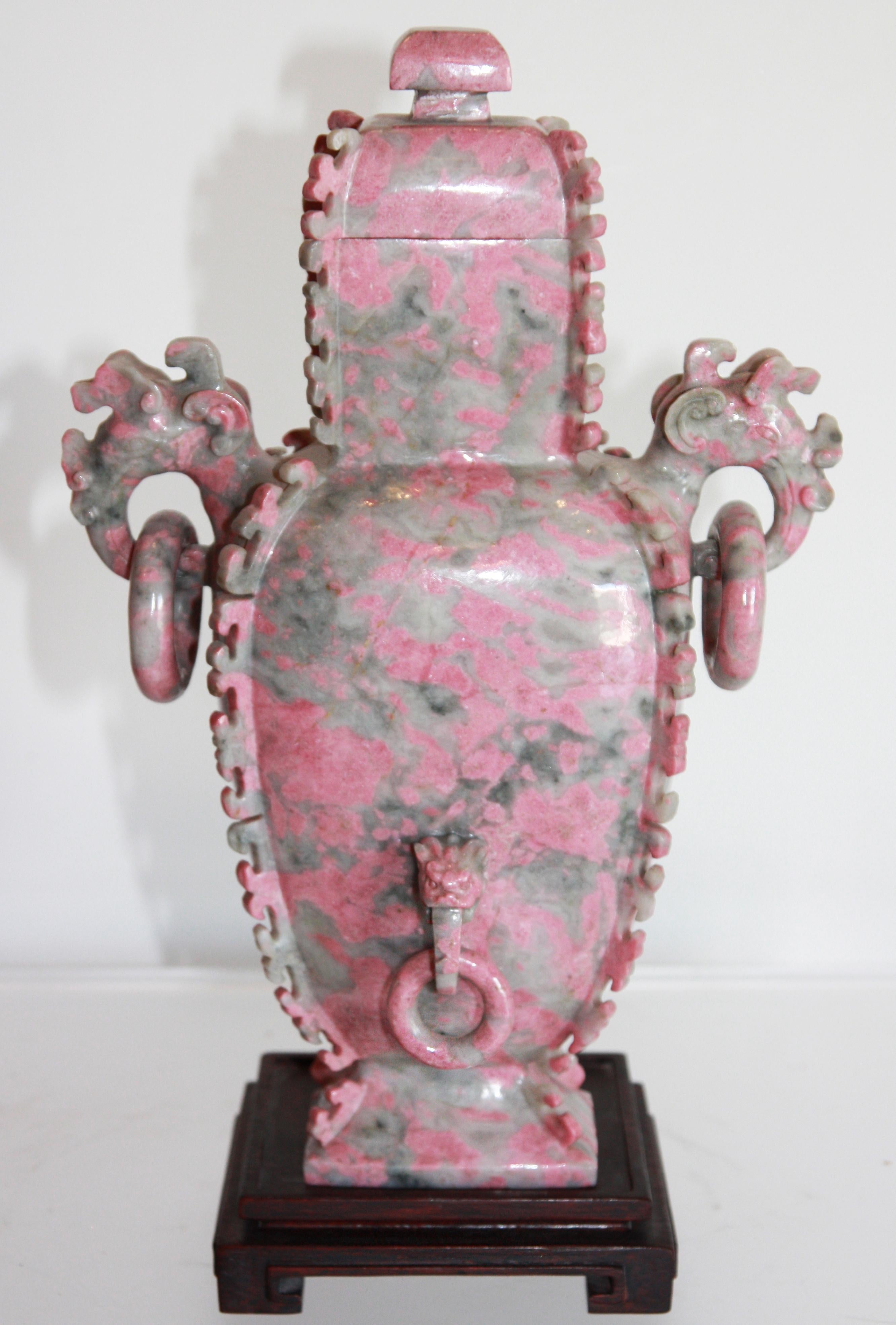 Chinese Export Chinese Hand-Carved Lidded Pink Marble Urns on Plinths For Sale