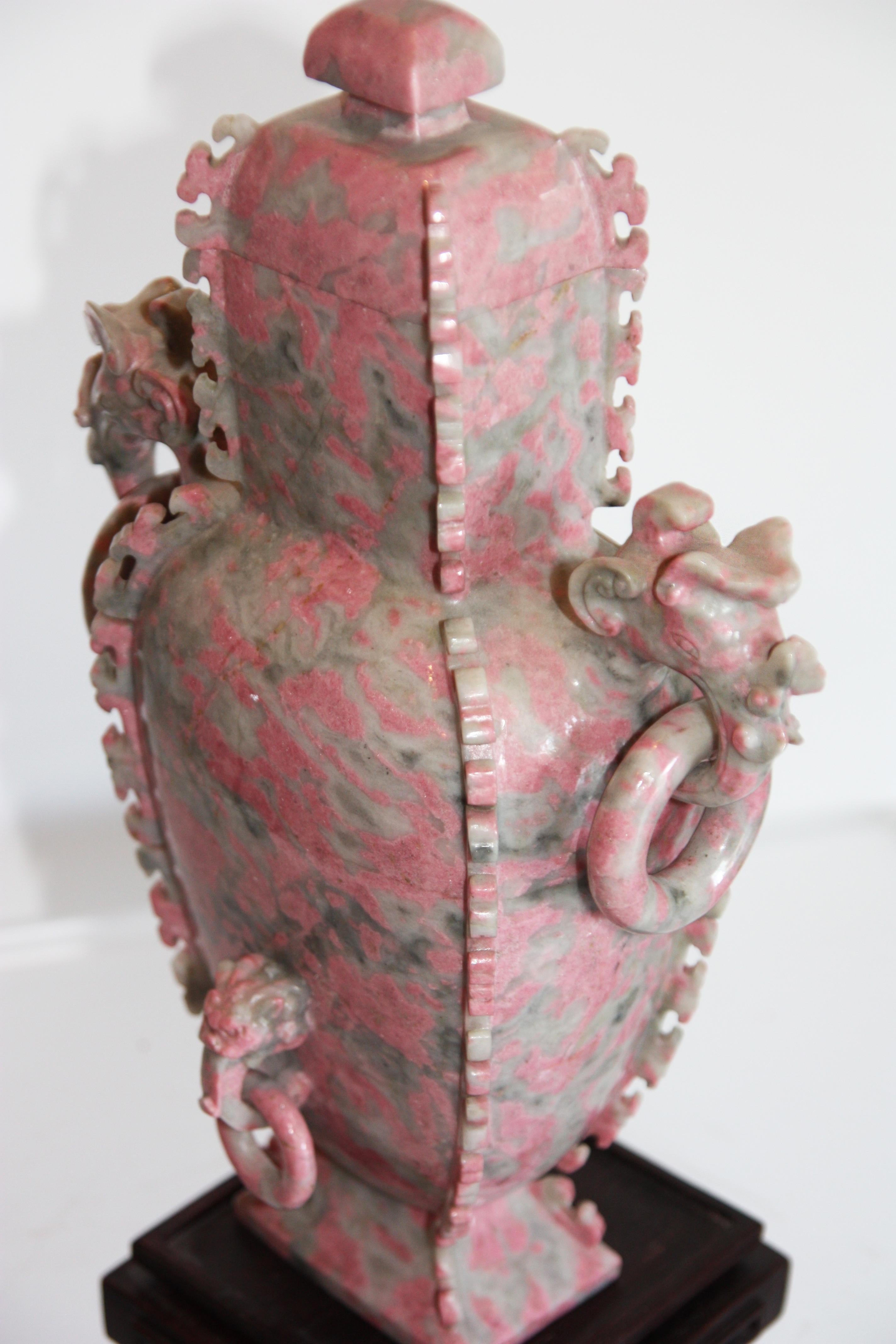 Chinese Hand-Carved Lidded Pink Marble Urns on Plinths In Excellent Condition For Sale In San Antonio, TX