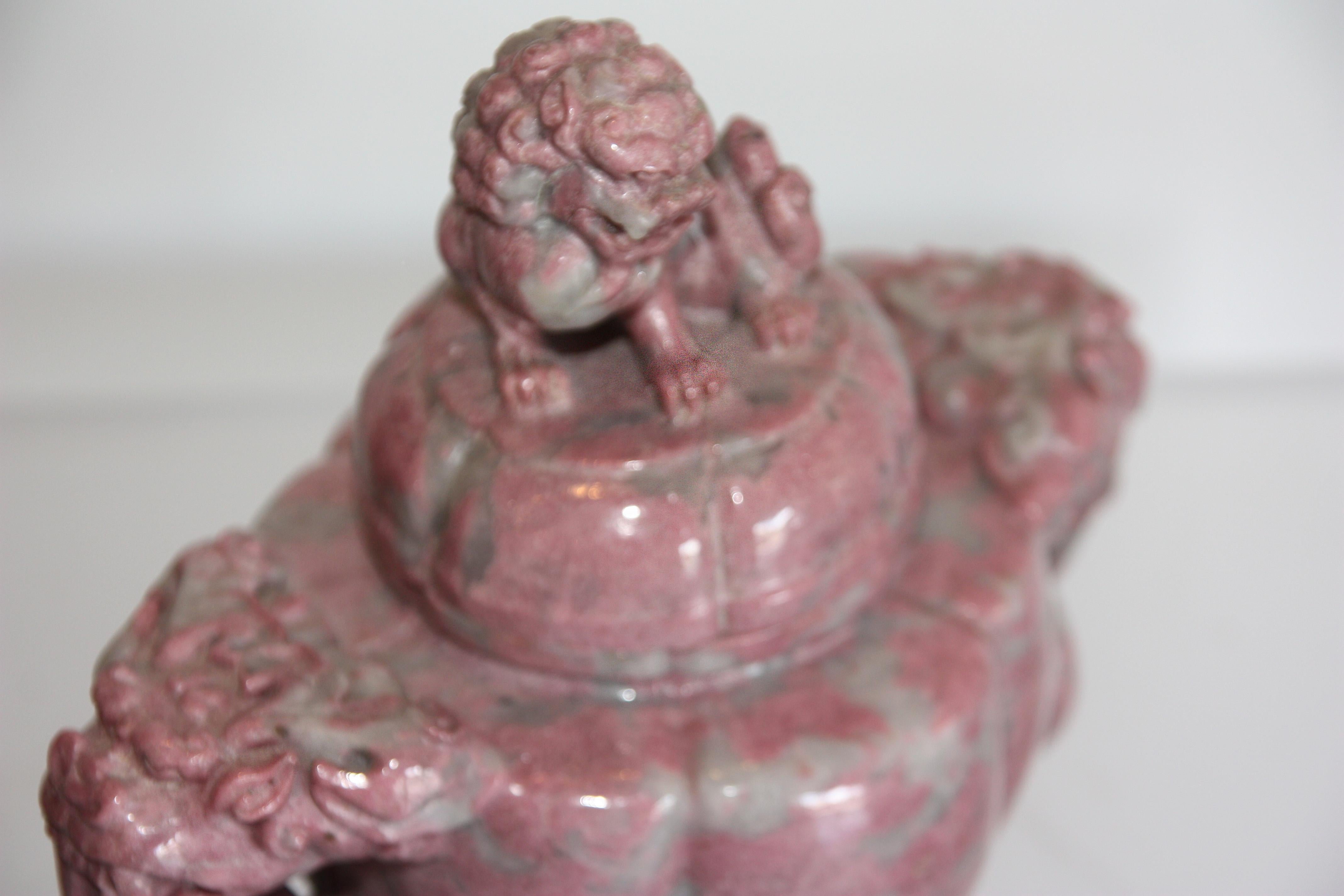 20th Century Chinese Hand-Carved Lidded Pink Marble Urns on Plinths For Sale
