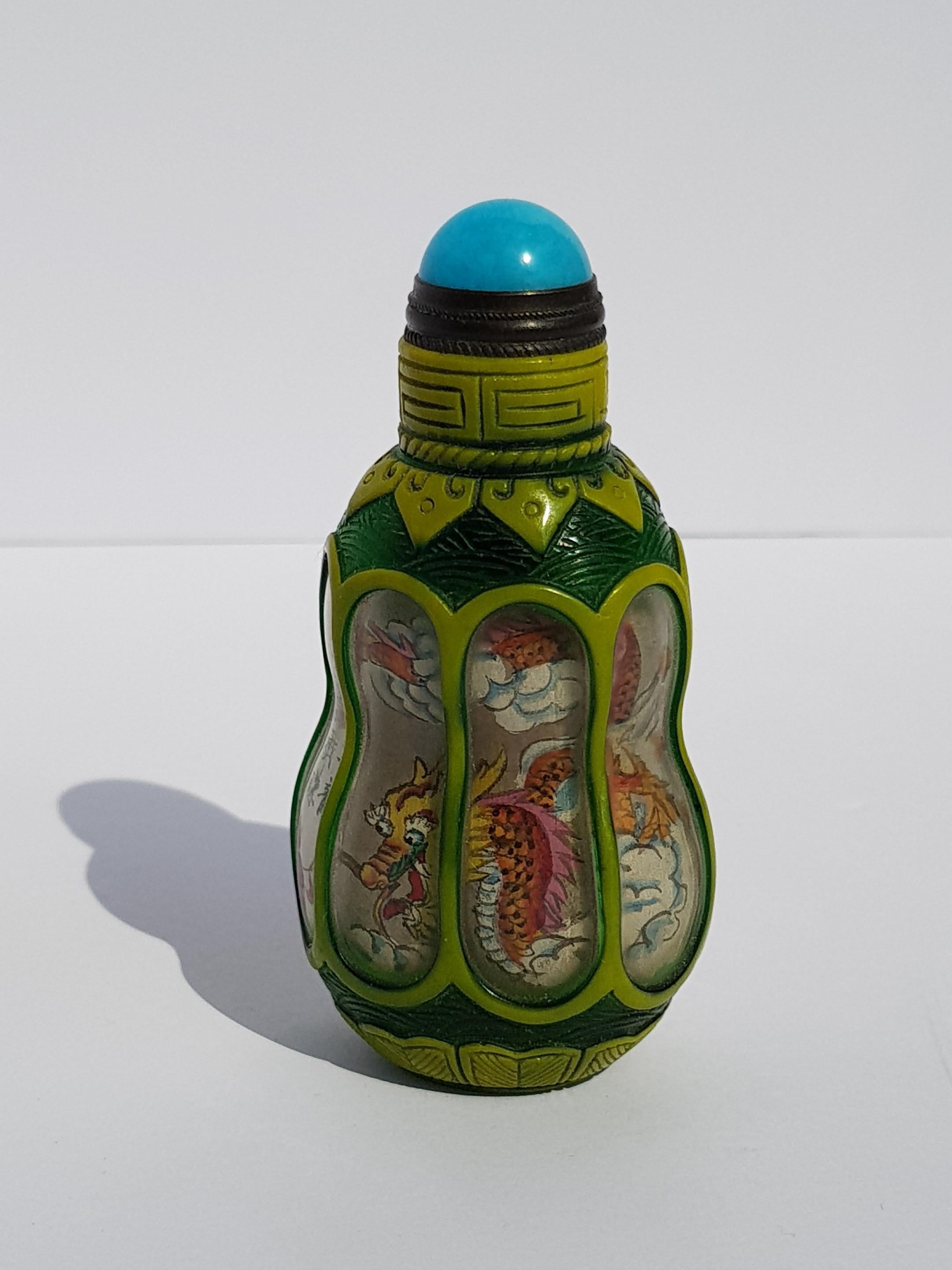 Chinese Hand Carved Peking Glass Snuff Bottle Reverse Painted Dragon Pearl Gourd In Good Condition For Sale In Palm Beach, FL
