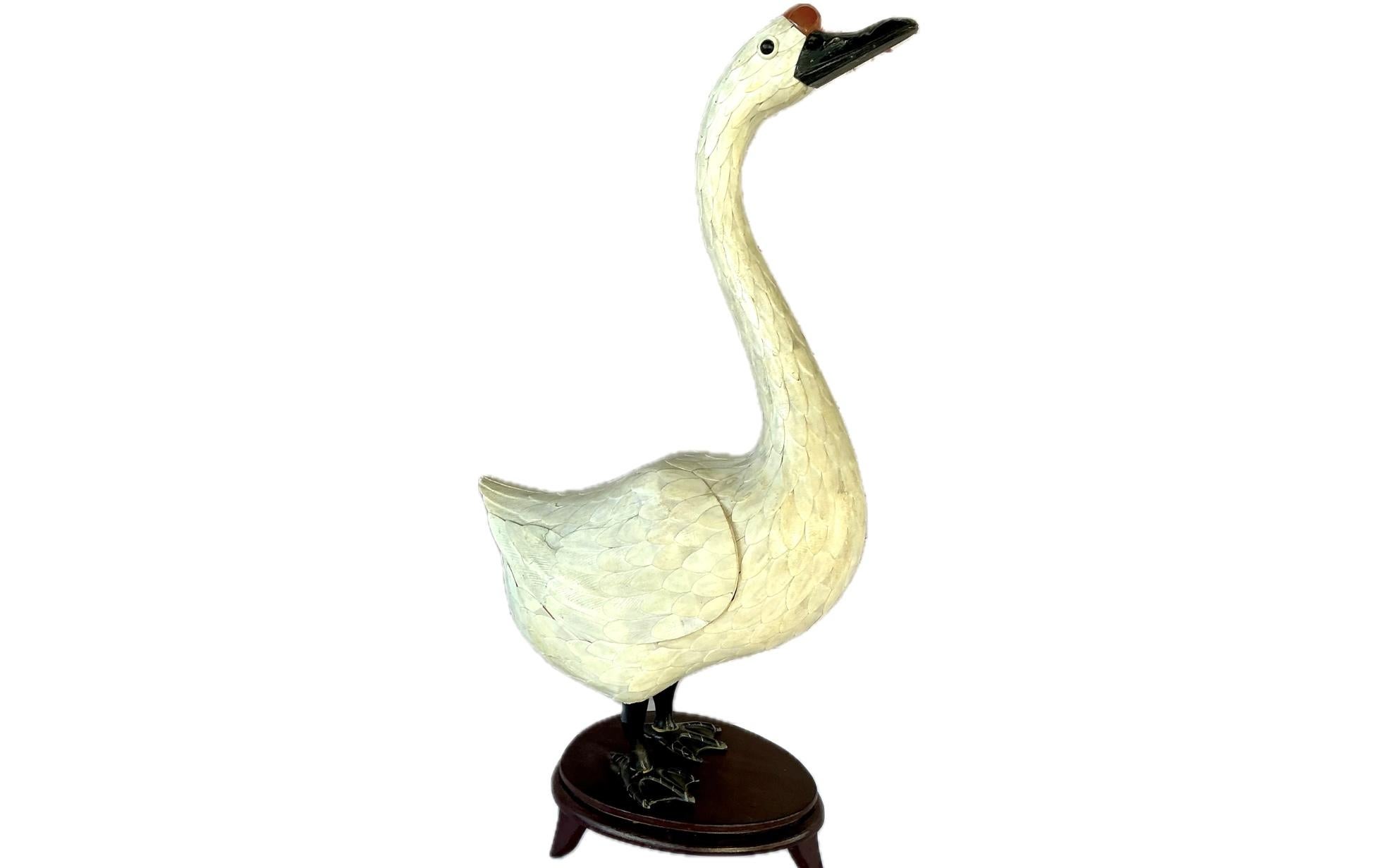 Chinese Hand-Cut Tessellated Bone Veneered Geese, A Pair en venta 2