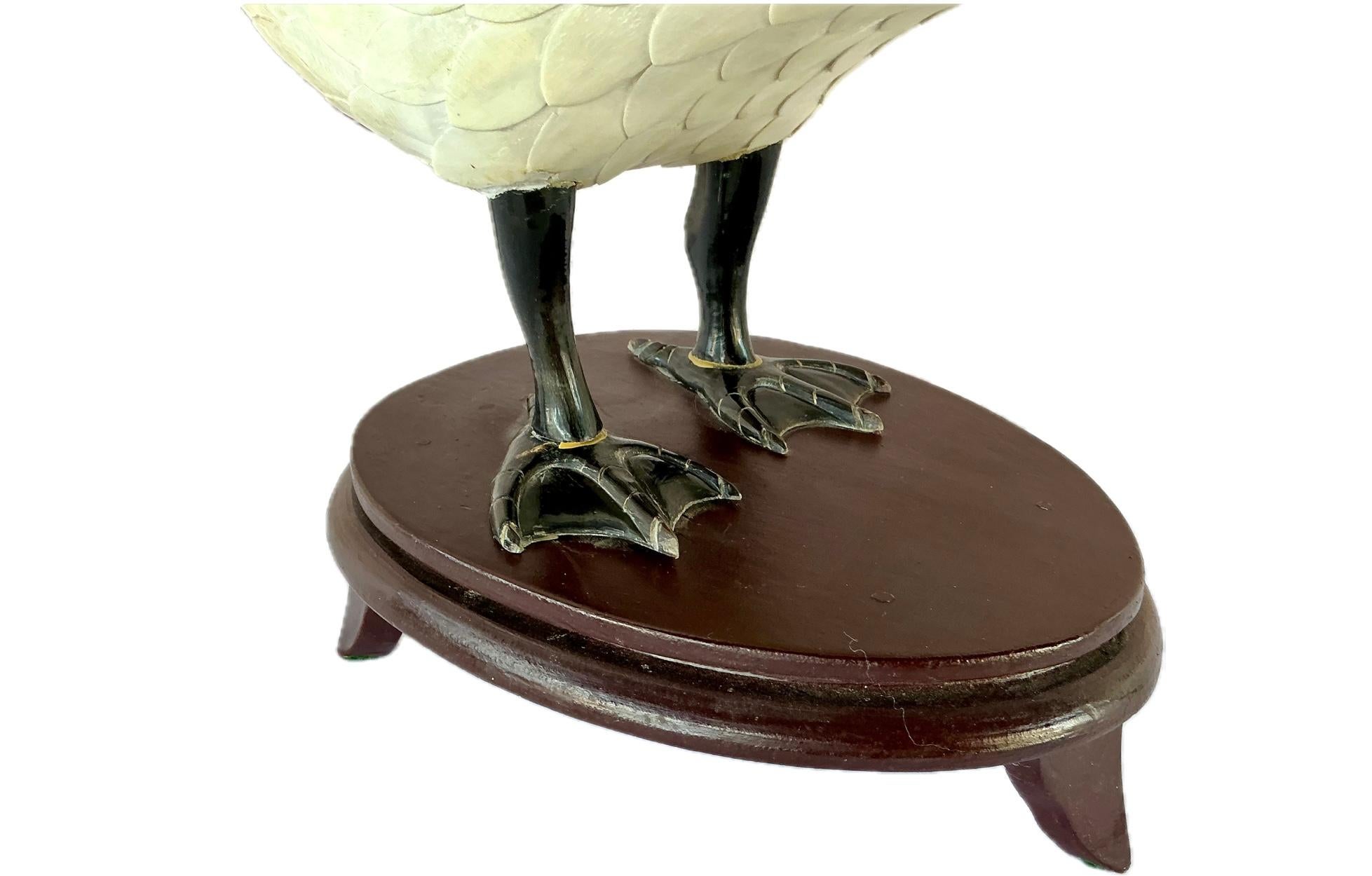 Chinese Hand-Cut Tessellated Bone Veneered Geese, A Pair en venta 4