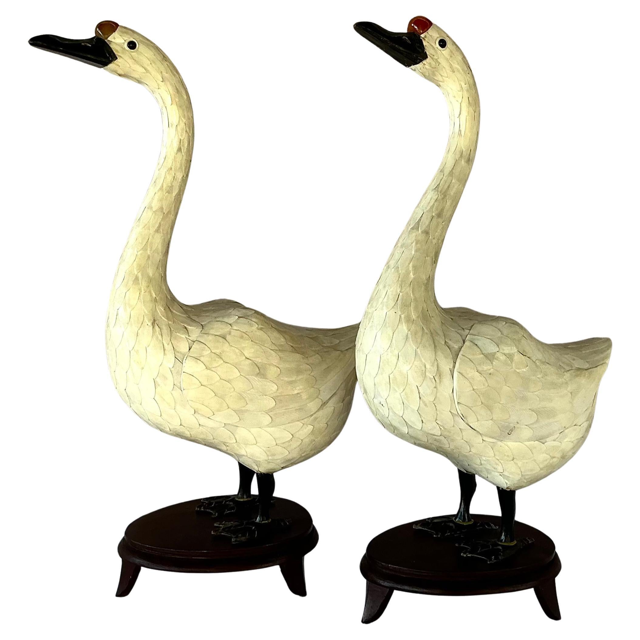 Chinese Hand-Cut Tessellated Bone Veneered Geese, A Pair Chino en venta