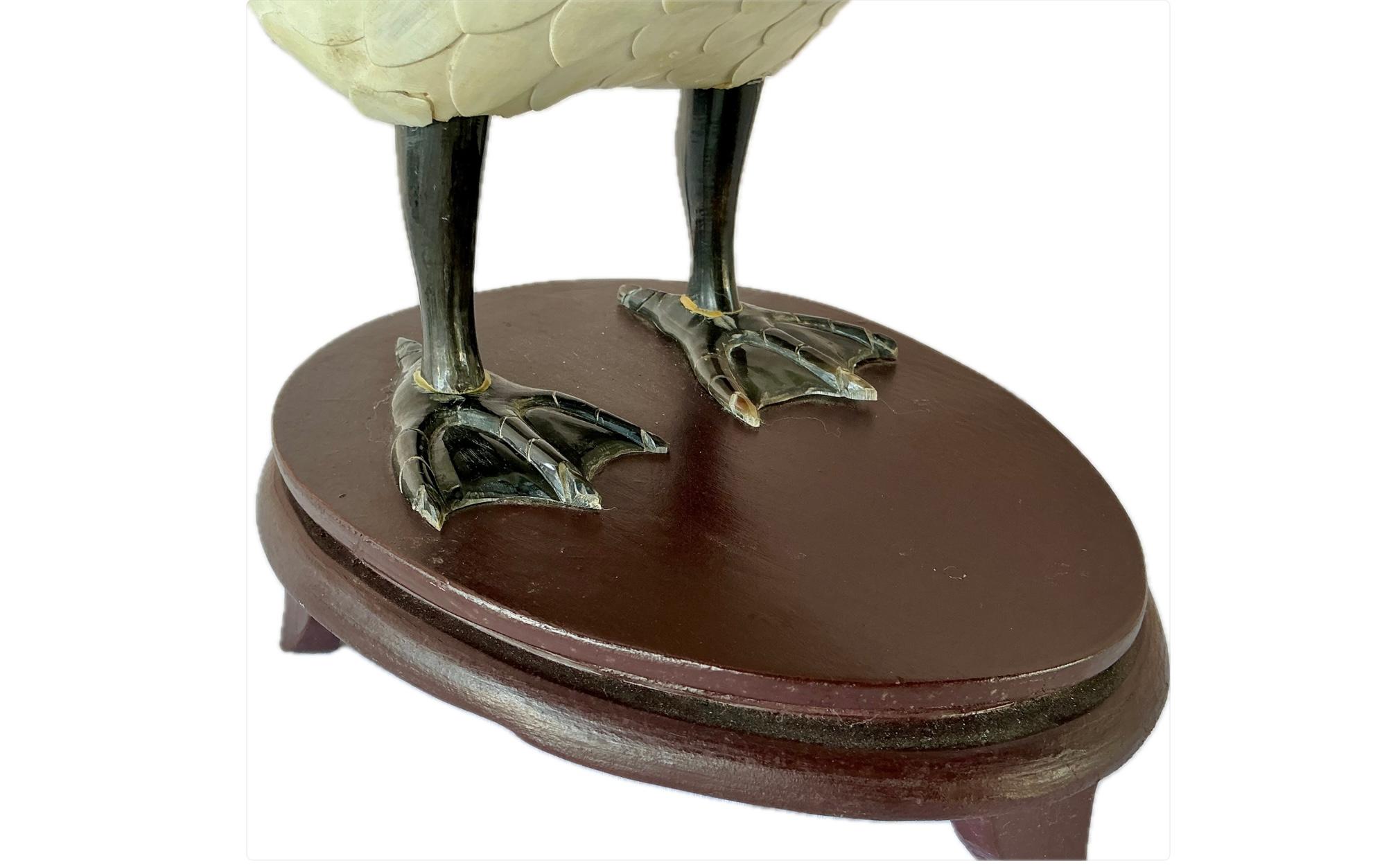 Chinese Hand-Cut Tessellated Bone Veneered Geese, A Pair siglo XX en venta