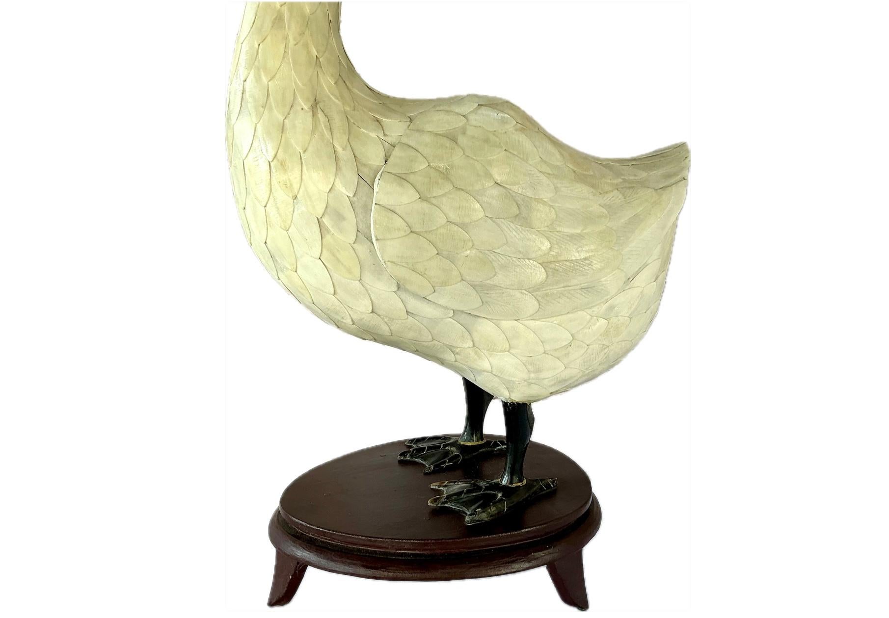 Chinese Hand-Cut Tessellated Bone Veneered Geese, A Pair en venta 1