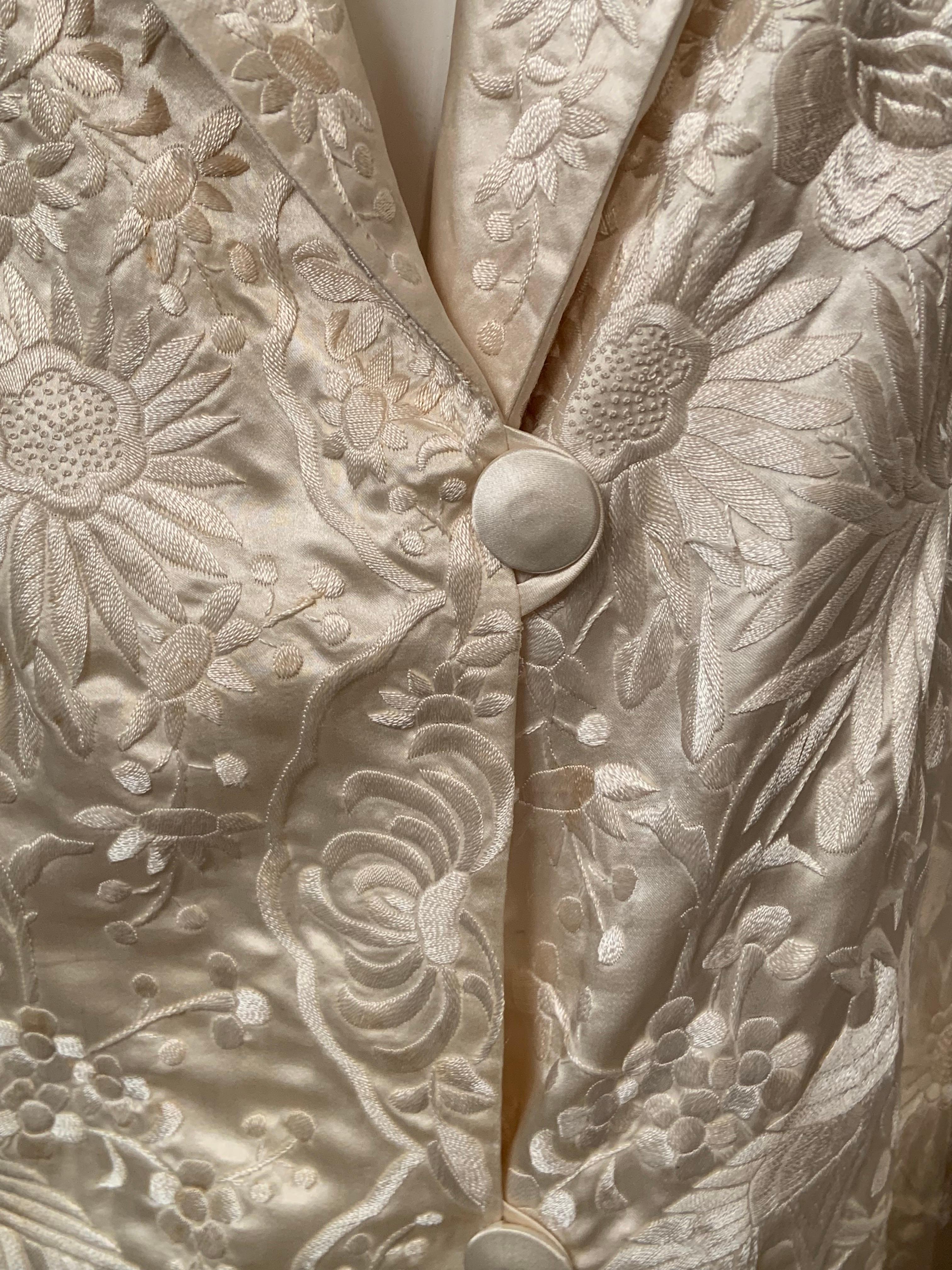 Women's Chinese Hand Embroidered Cream on Cream Silk Coat For Sale