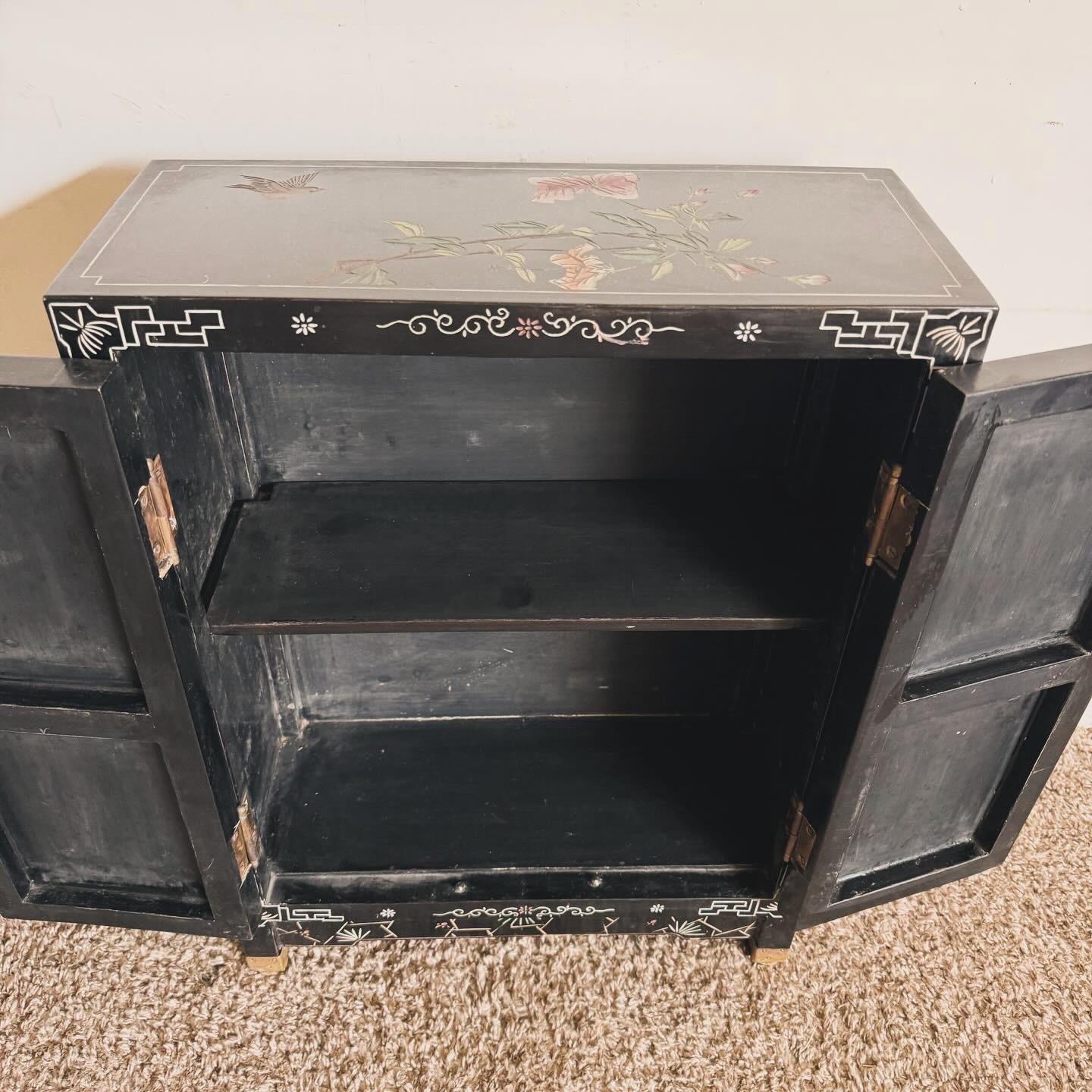 Bois Armoire à chaussures chinoise peinte et sculptée à la main
