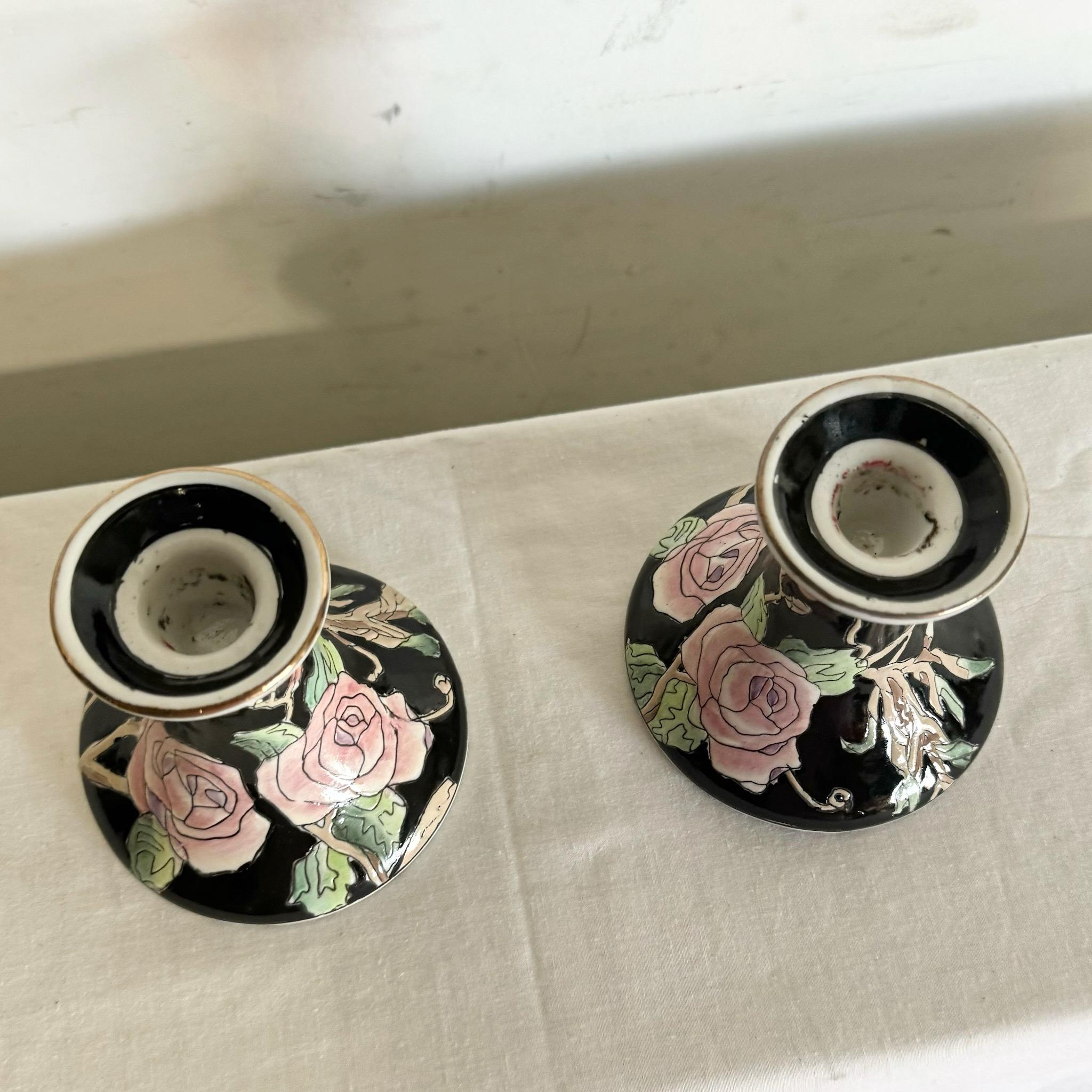 Cinese Portacandele cinesi dipinti a mano e incisi in nero e rosa in vendita