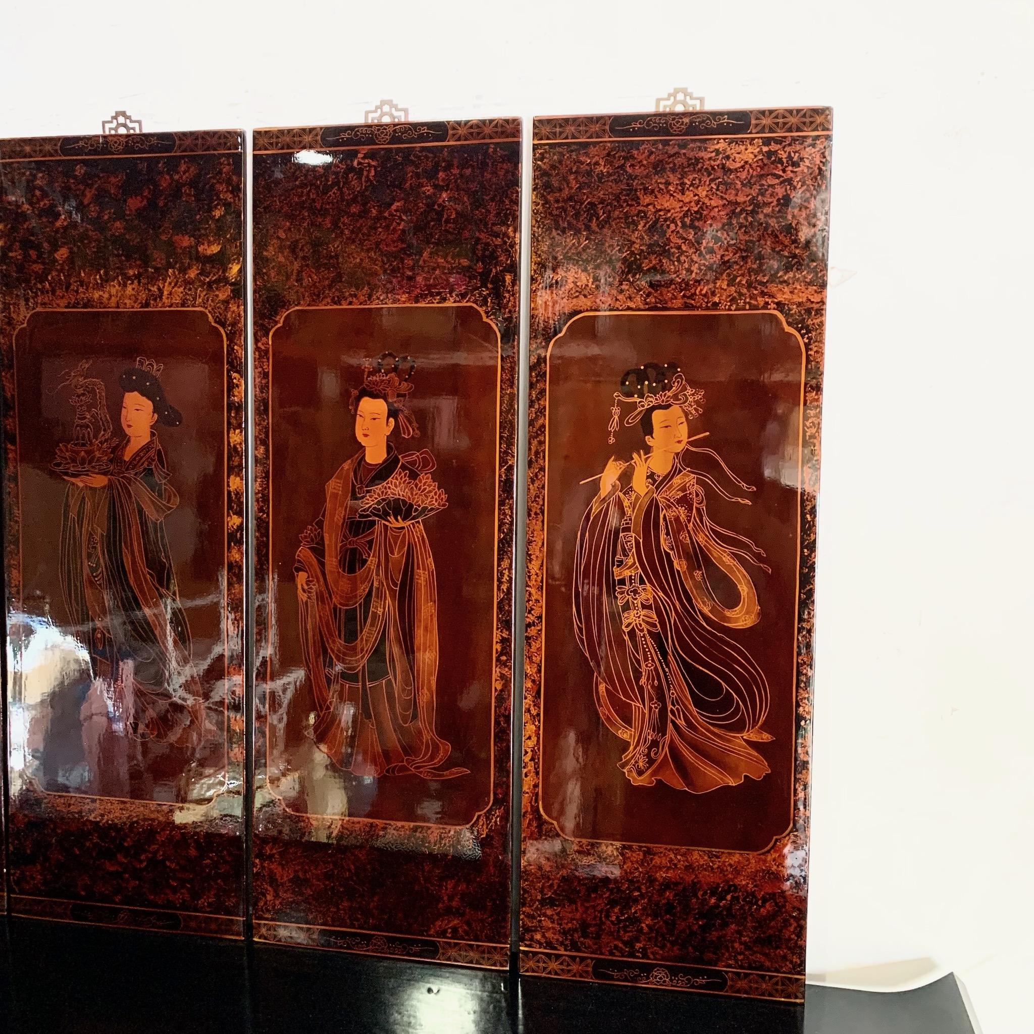 Chinese Hand Painted and Lacquered Women on Wood - Set of 4 In Good Condition For Sale In Delray Beach, FL