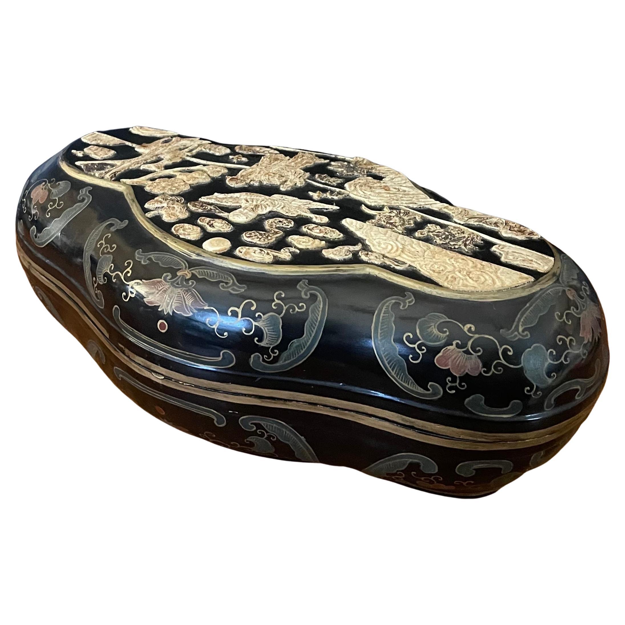 Chinese Hand Painted Black Lacquer Lidded Box For Sale