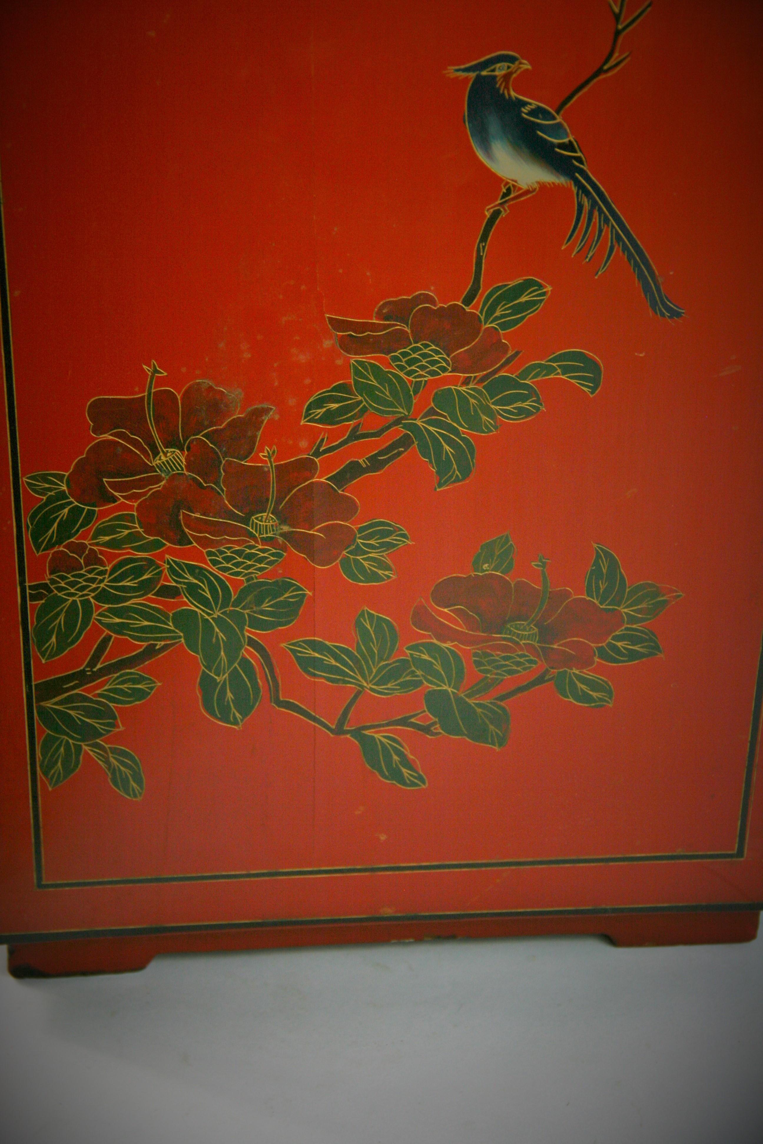 Chinese Hand Painted Cabinet/Side Table For Sale 3