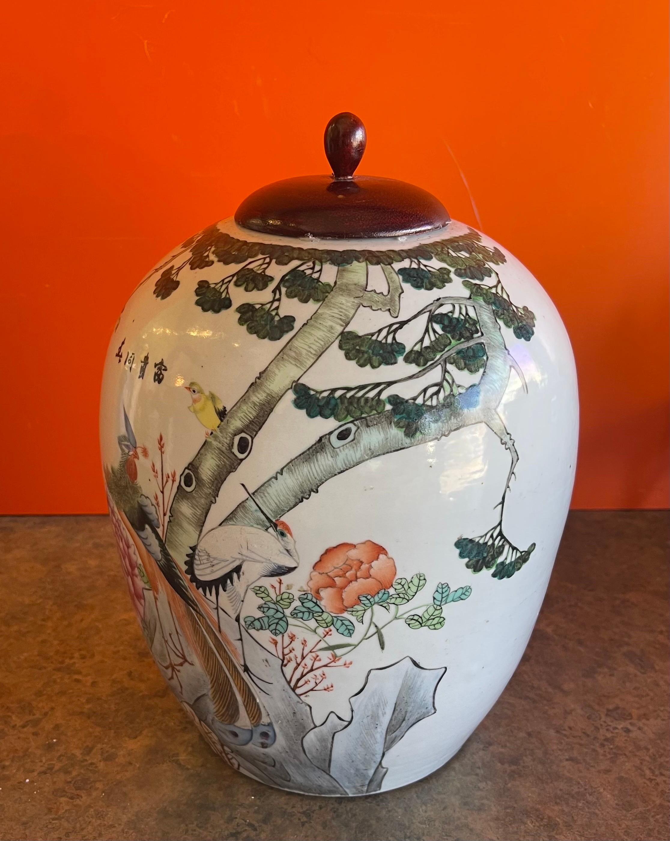 Chinese Hand Painted Ceramic Ginger Jar from Republic Period For Sale 8