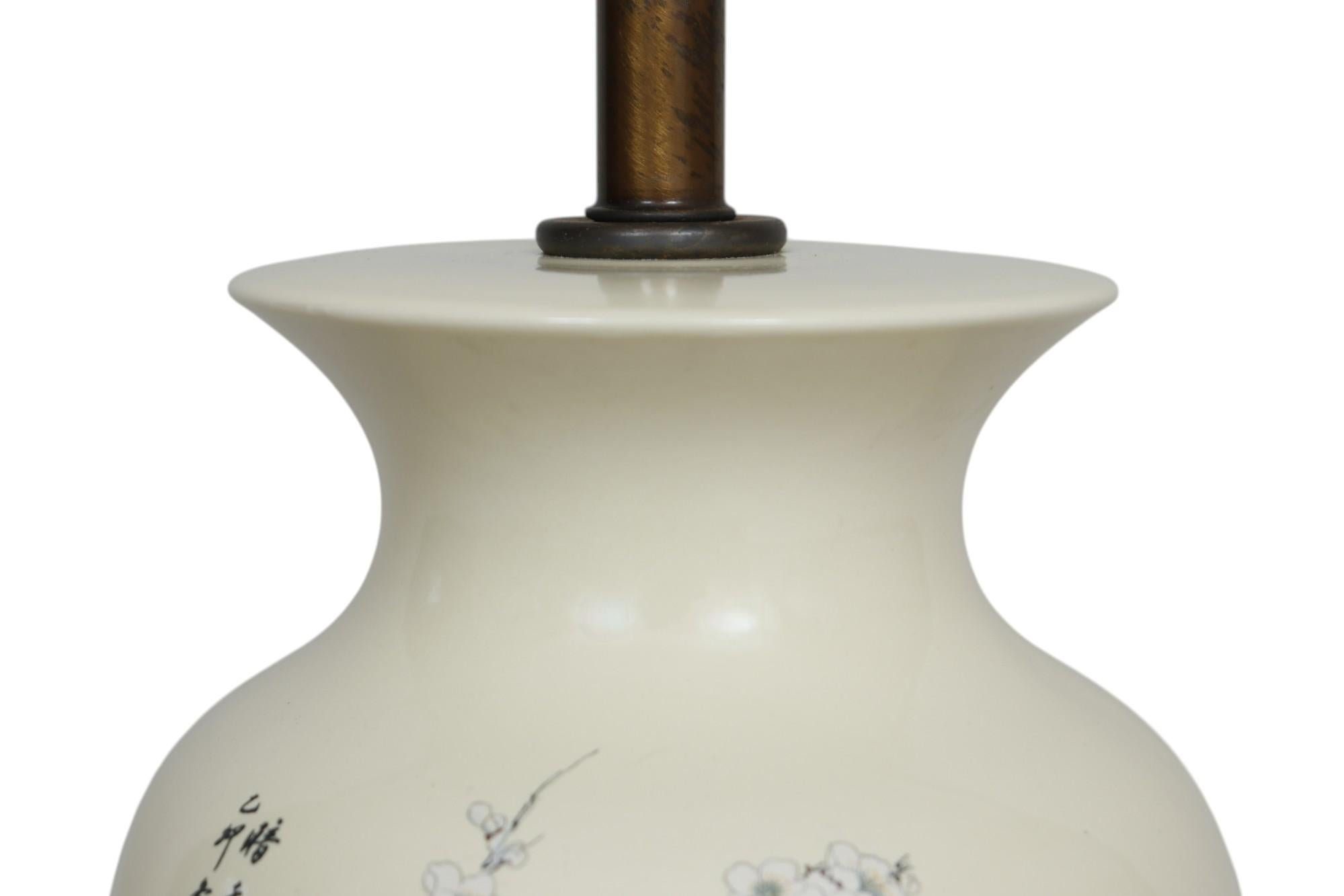 Lámpara de mesa de cerámica china pintada a mano Exportación china en venta