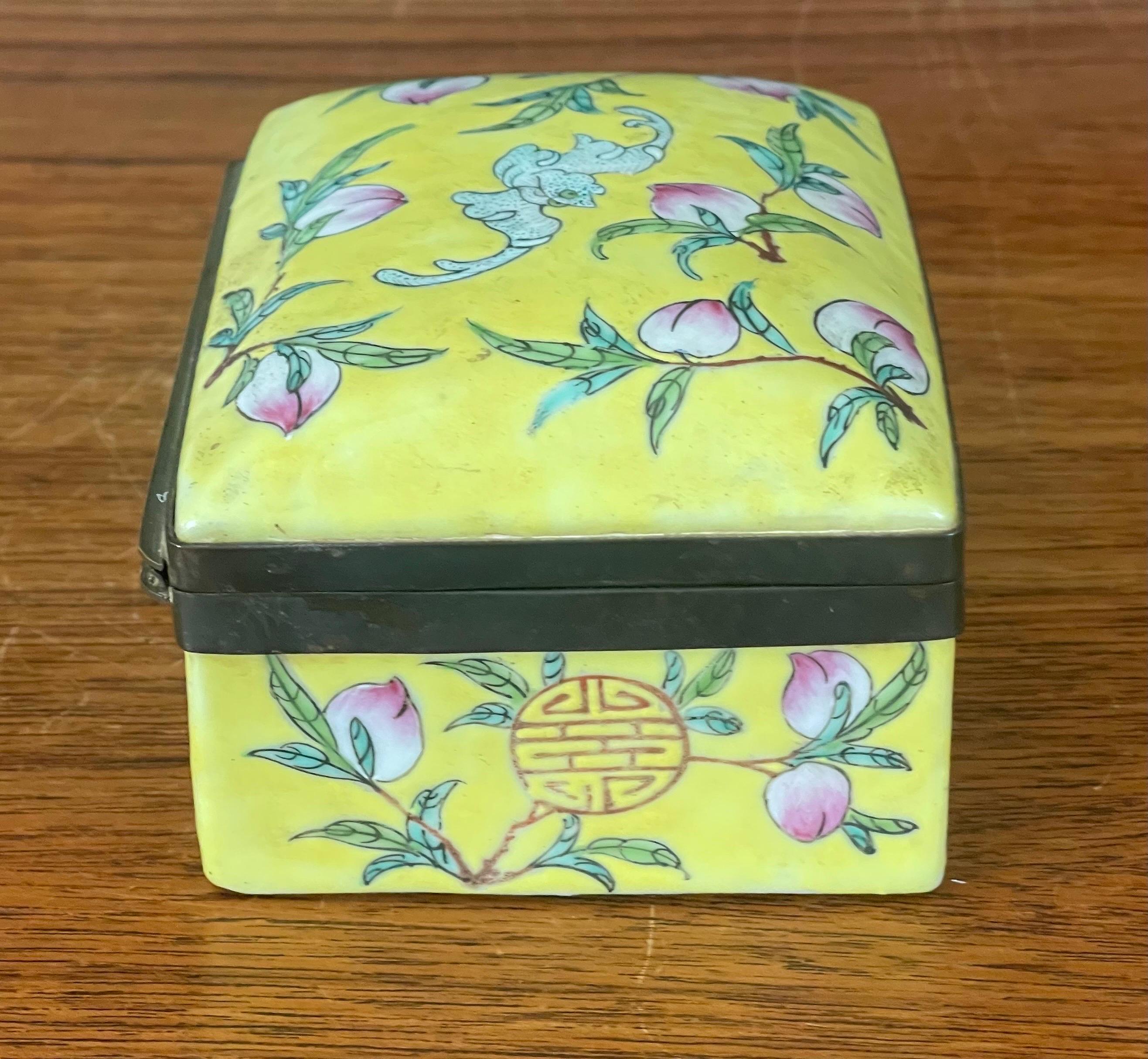 vintage trinket box with lid