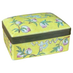 Chinese Hand Painted Ceramic Trinket Box