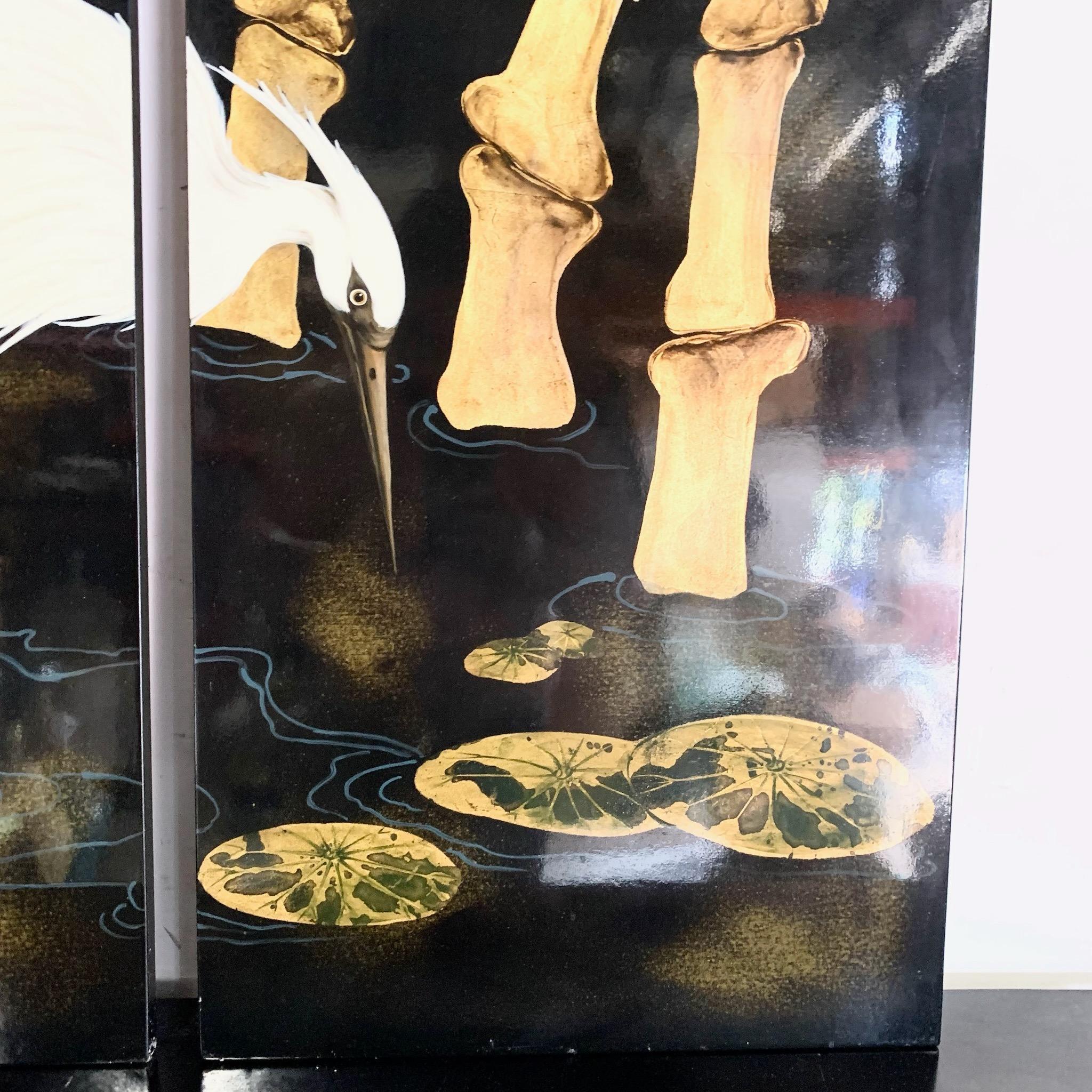 Chinese Hand Painted Ereiher Wading Amongst the Trees auf Holzbrett - 2 Pieces (Chinesisch) im Angebot