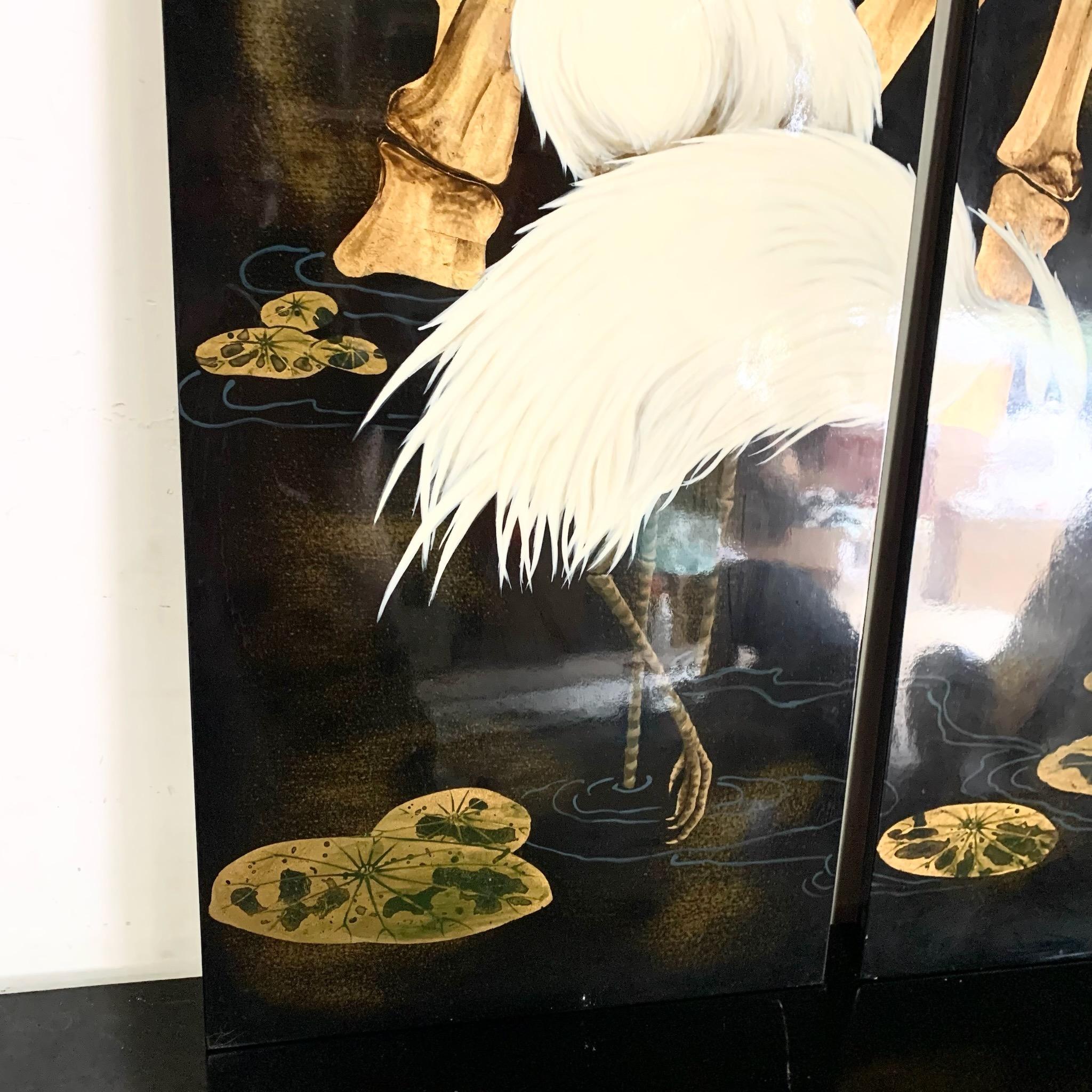 Chinese Hand Painted Ereiher Wading Amongst the Trees auf Holzbrett - 2 Pieces im Angebot 1