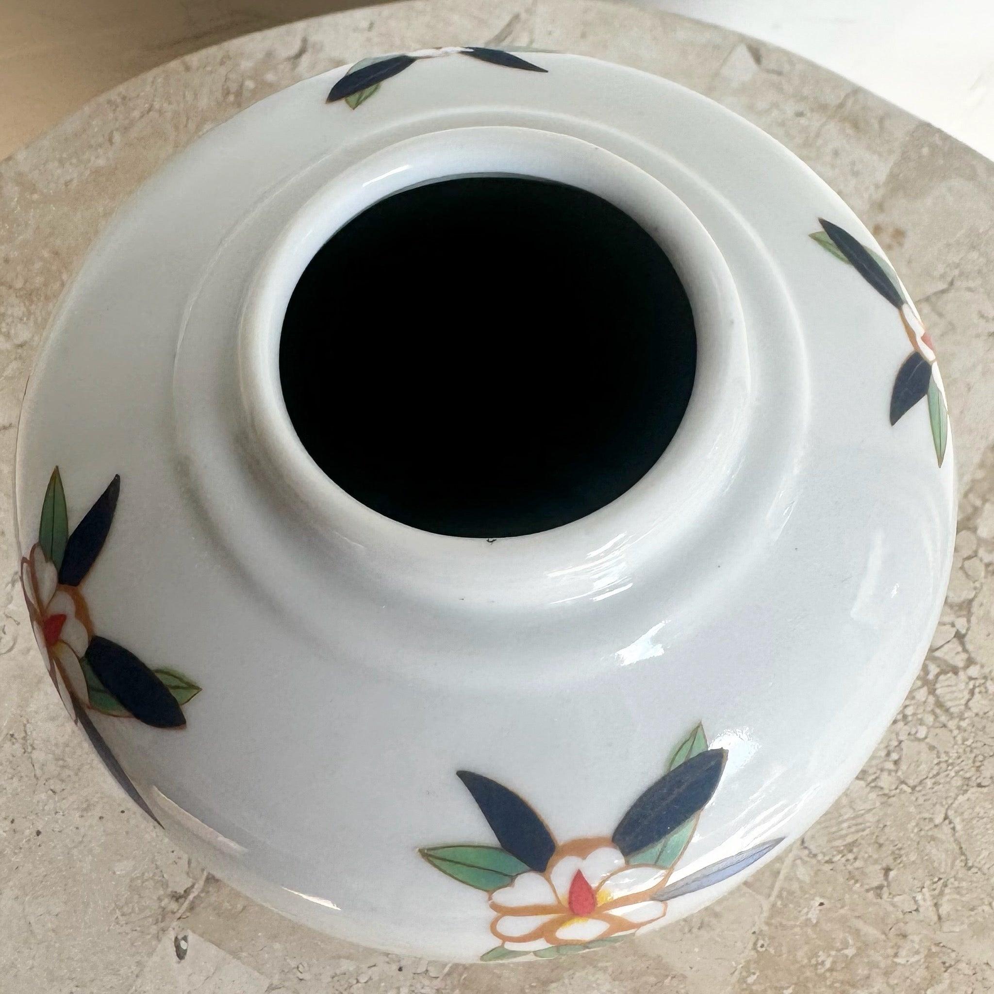 Jarrón de porcelana china pintado a mano con motivos florales Porcelana en venta