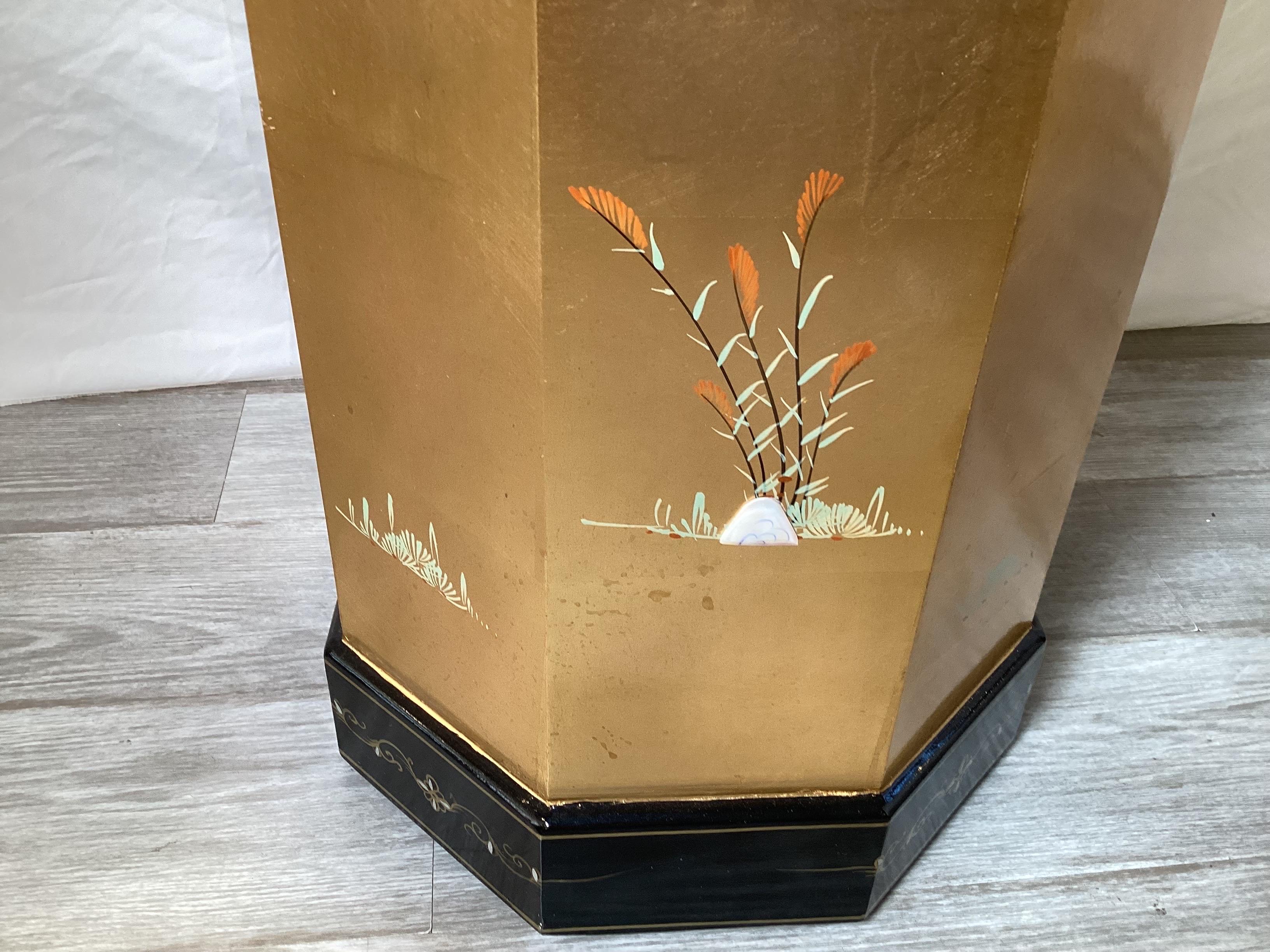 Bois de feuillus Porte-bijoux chinois en laque peint à la main en vente