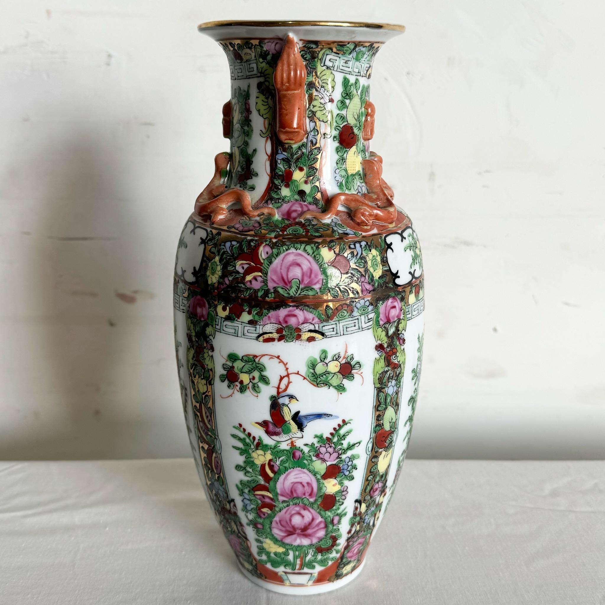 Vase chinois peint à la main multicolore en vente 1