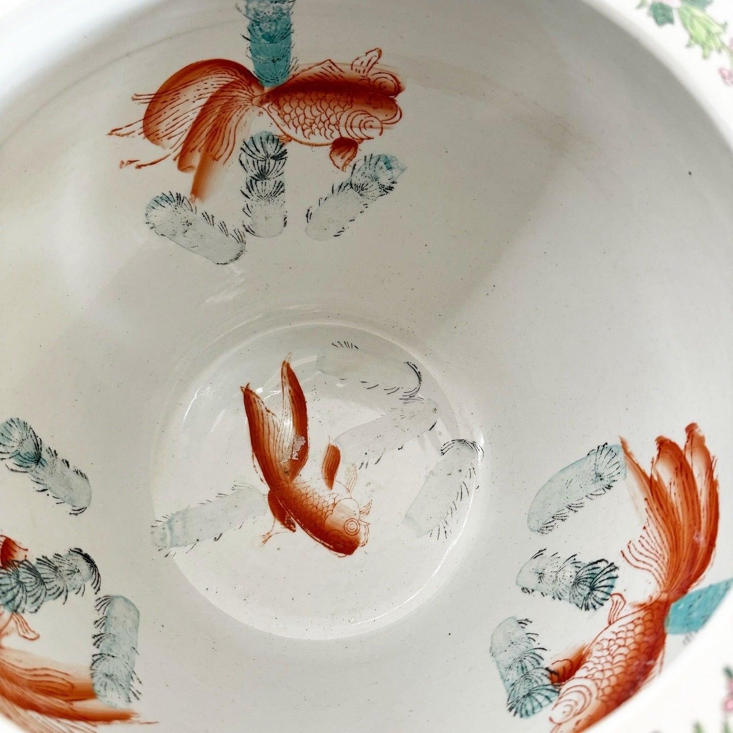 20ième siècle Vase/plante chinois en porcelaine peint à la main en vente