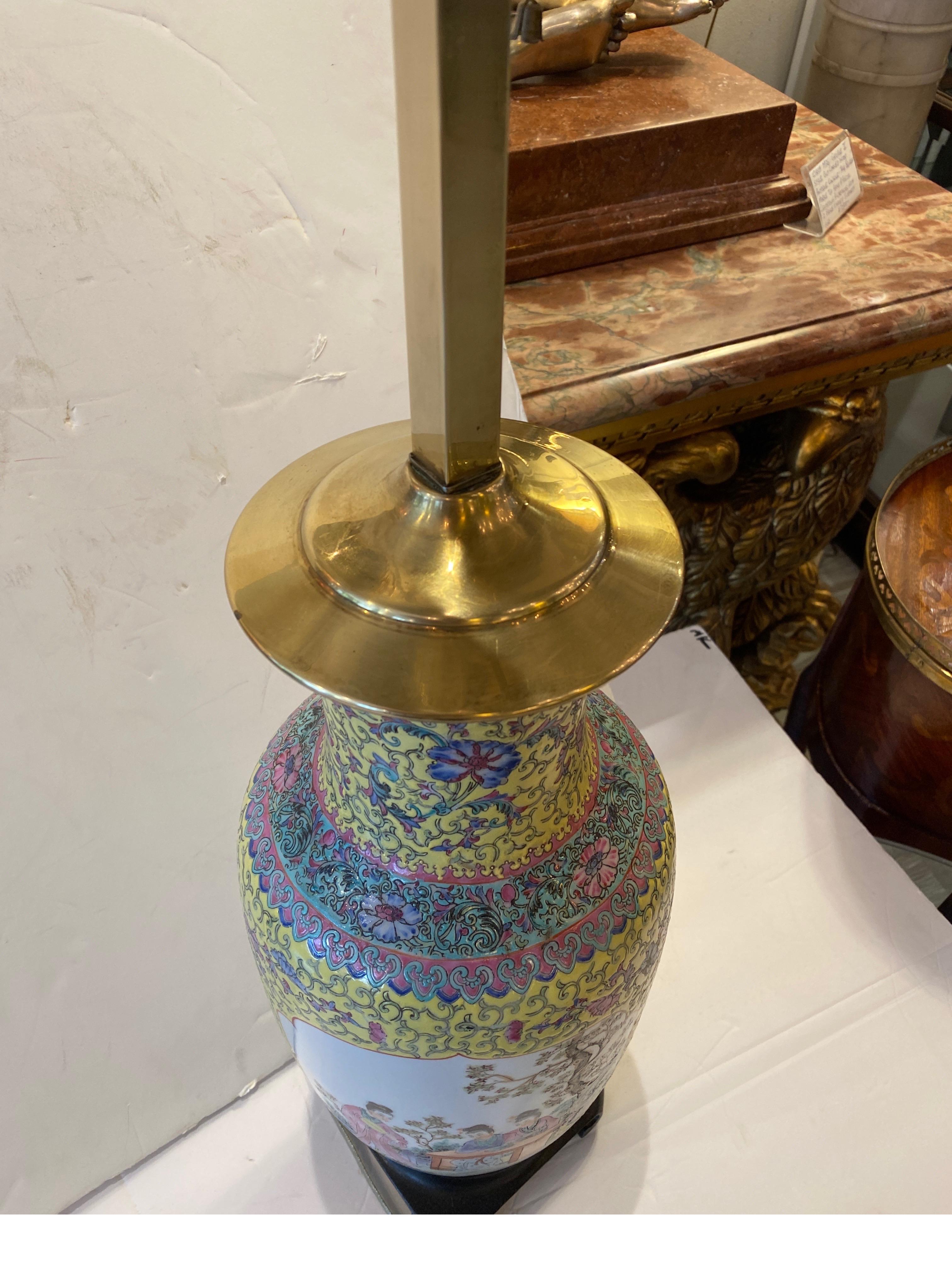 Lámpara de porcelana china pintada a mano en venta 1