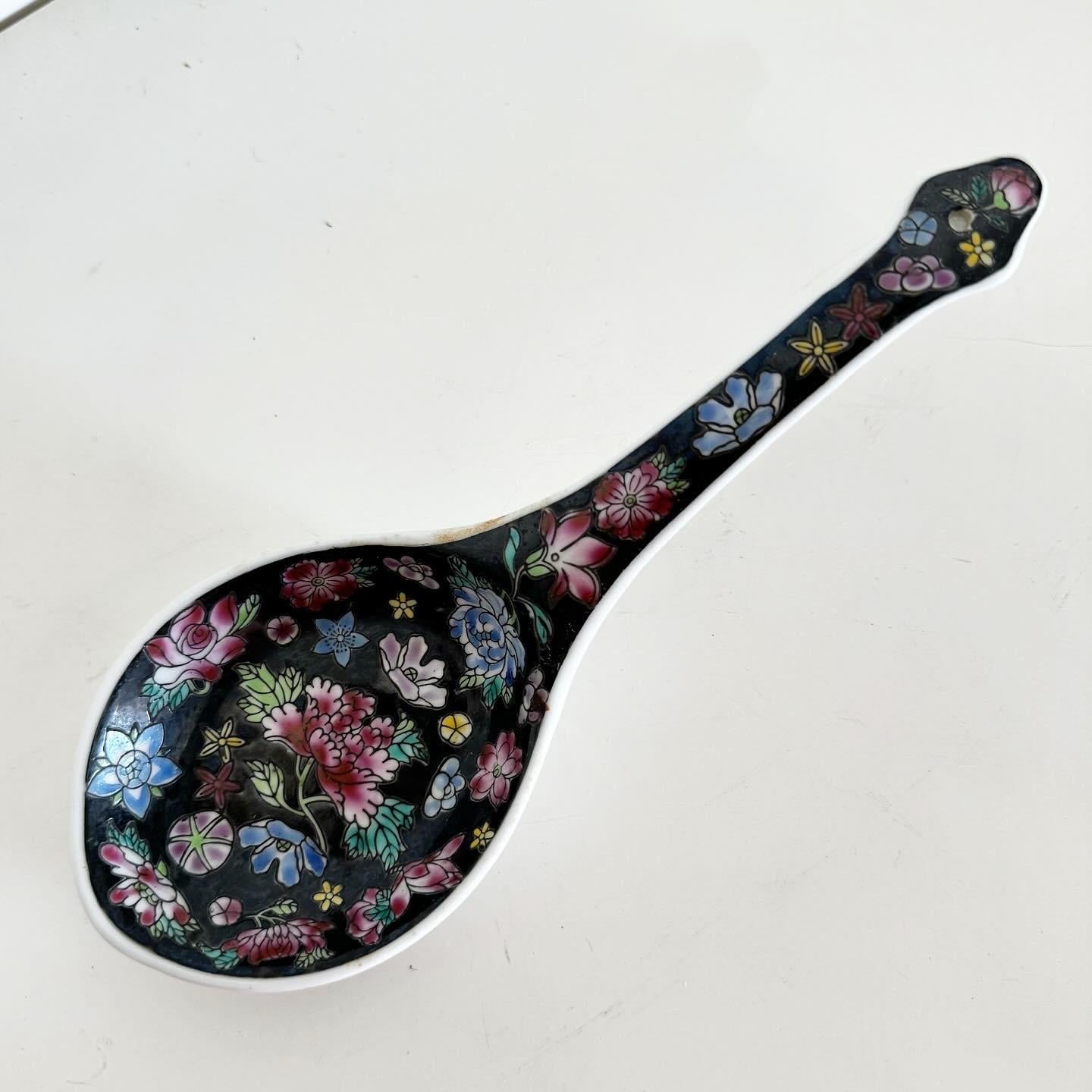 Late 20th Century Chinese Hand Painted Porcelain Spoon For Sale