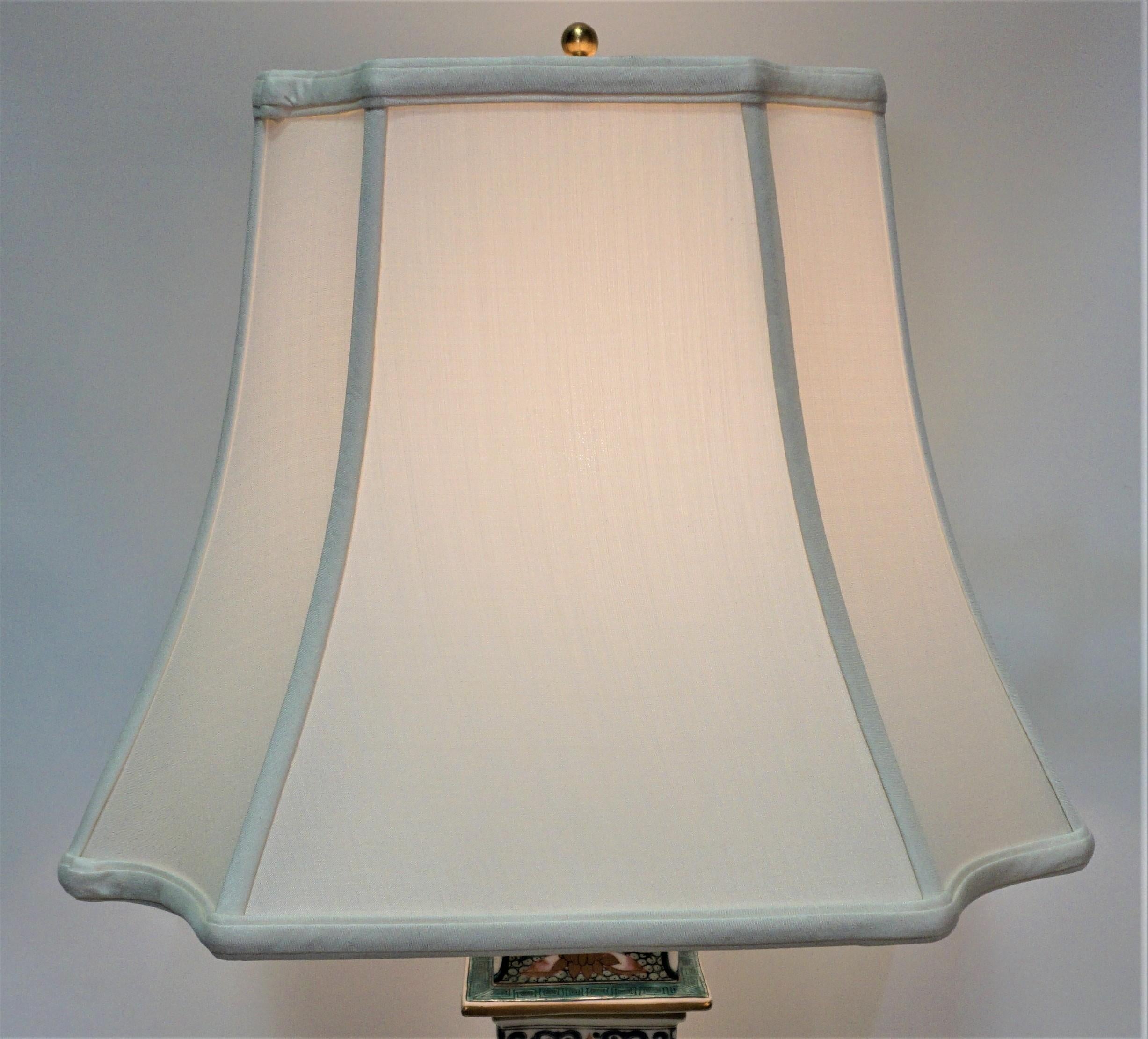 Lampada da tavolo cinese in porcellana dipinta a mano 3