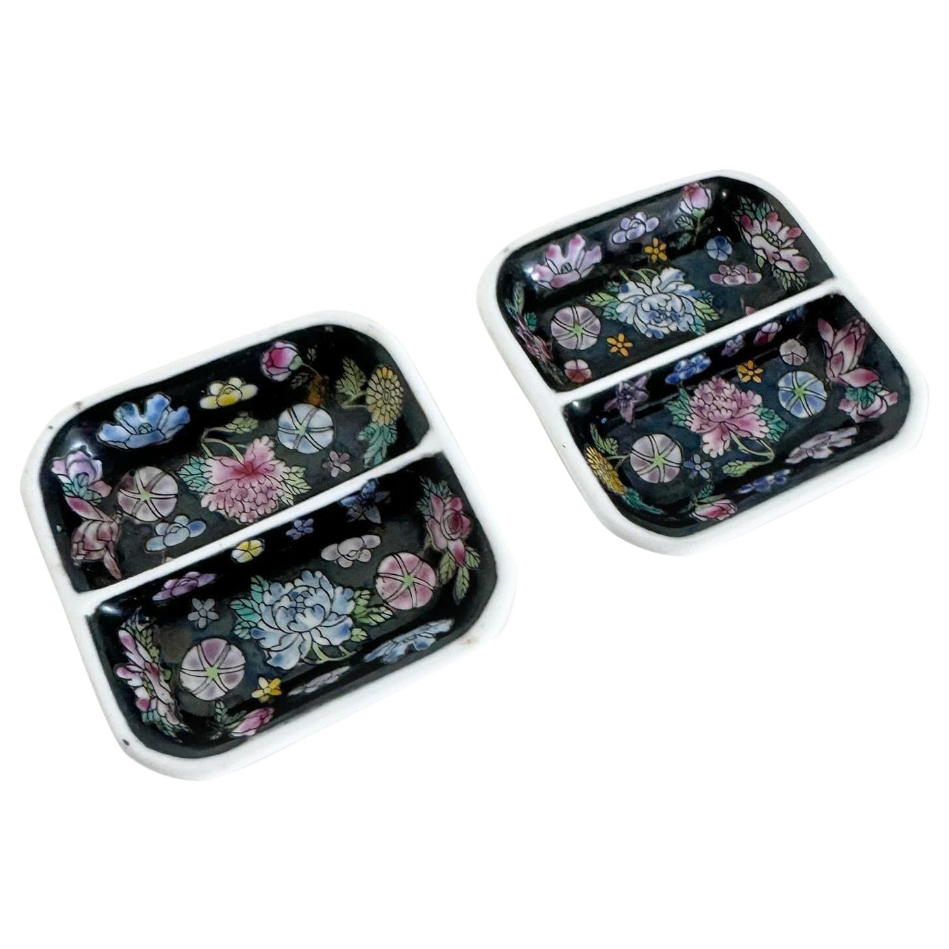 Chinese Hand Painted Small Porcelain Dishes - a Pair For Sale