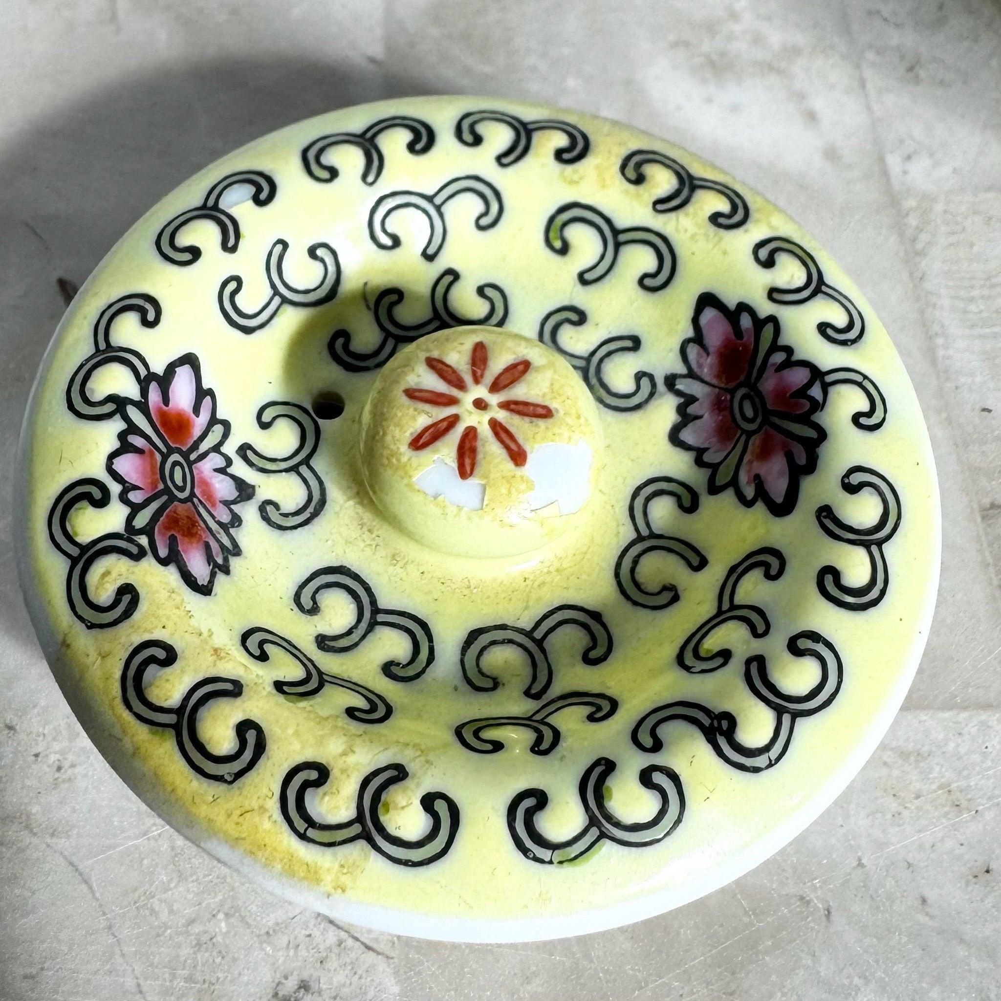 20th Century Chinese Hand Painted Yellow Floral Porcelain Famille Tea Pot For Sale
