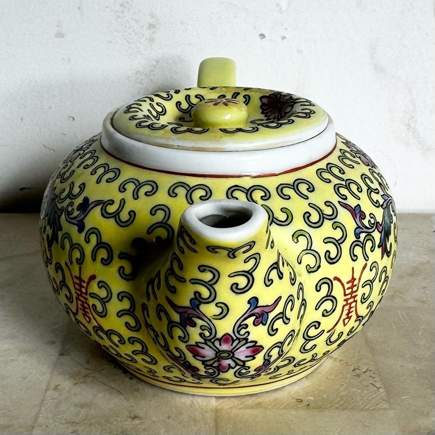 Chinese Hand Painted Yellow Floral Porcelain Famille Tea Pot For Sale 4