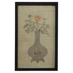 Chinesisches, handgenähtes, besticktes und bemaltes, gerahmtes Seidentafelbild mit Blumenmotiv, 20. Jahrhundert