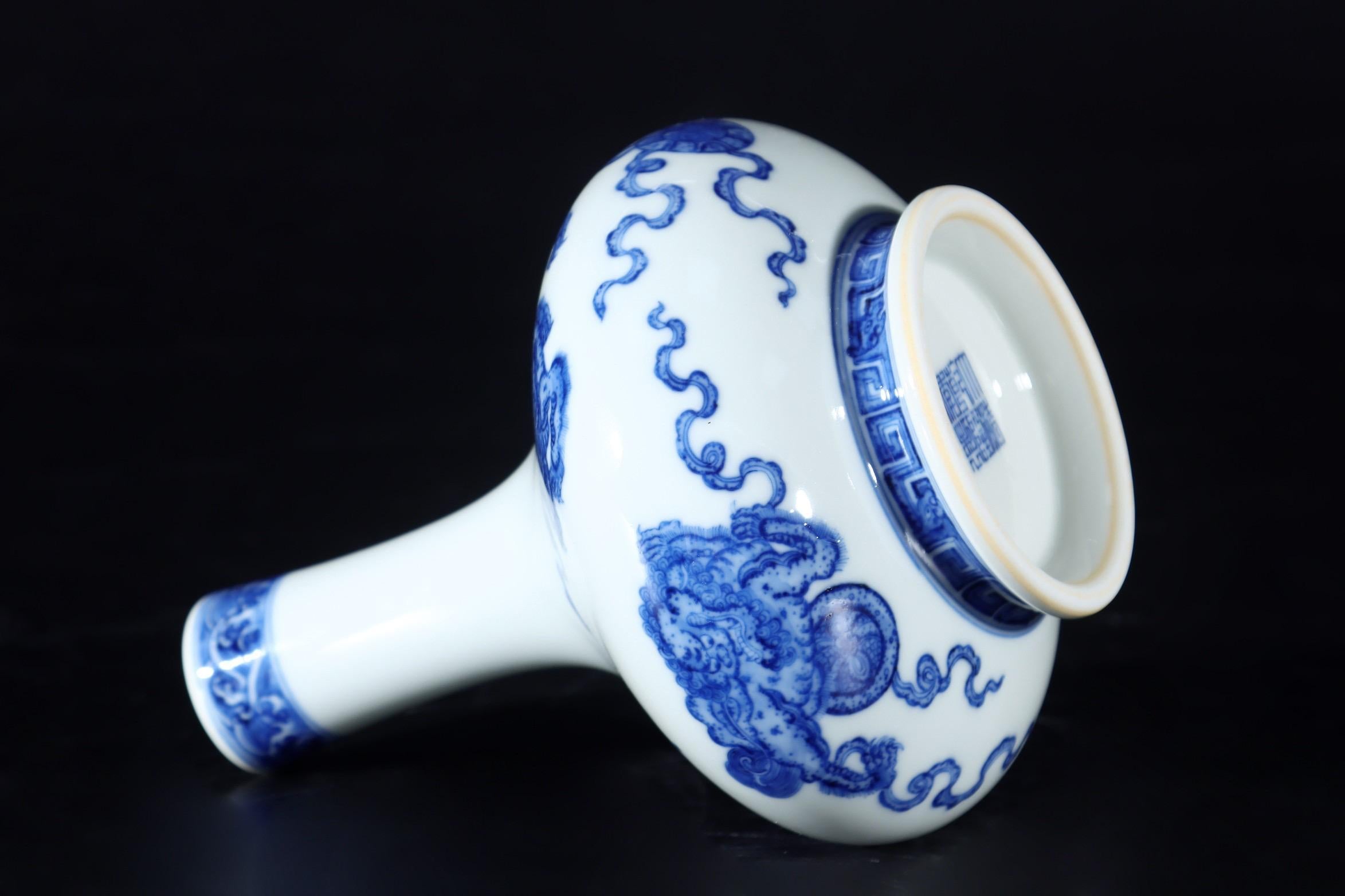 Chinese Handmade Blue White Lions Porcelain Vase, in Stock For Sale 1