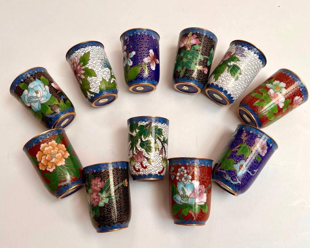 Chinese Handmade & Drawn Cloisonne Enamel Intricate Flowers Brush Pots, Set 11 In Excellent Condition For Sale In Bastogne, BE
