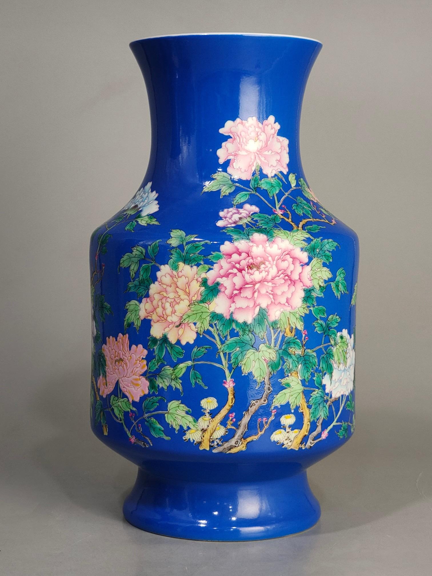 The Chinese Handmade Porcelain Enamel Flowers Auspicious Poem Vase is a beautiful and intricate piece of art. Chinese porcelain vases are highly regarded for their craftsmanship and artistic value.

The term 