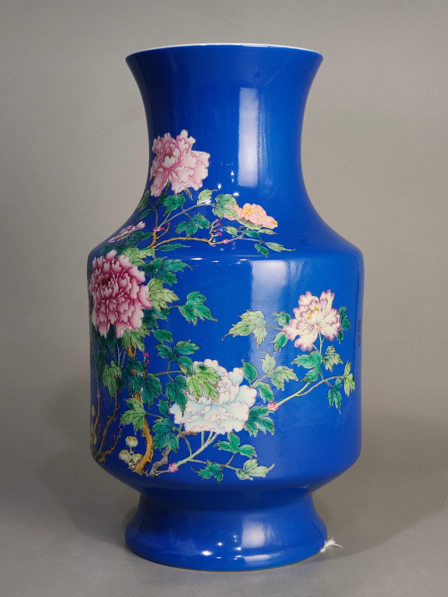 Chinese Handmade Porcelain Enamel Flowers Auspicious Poem Vase In Excellent Condition For Sale In 景德镇市, CN